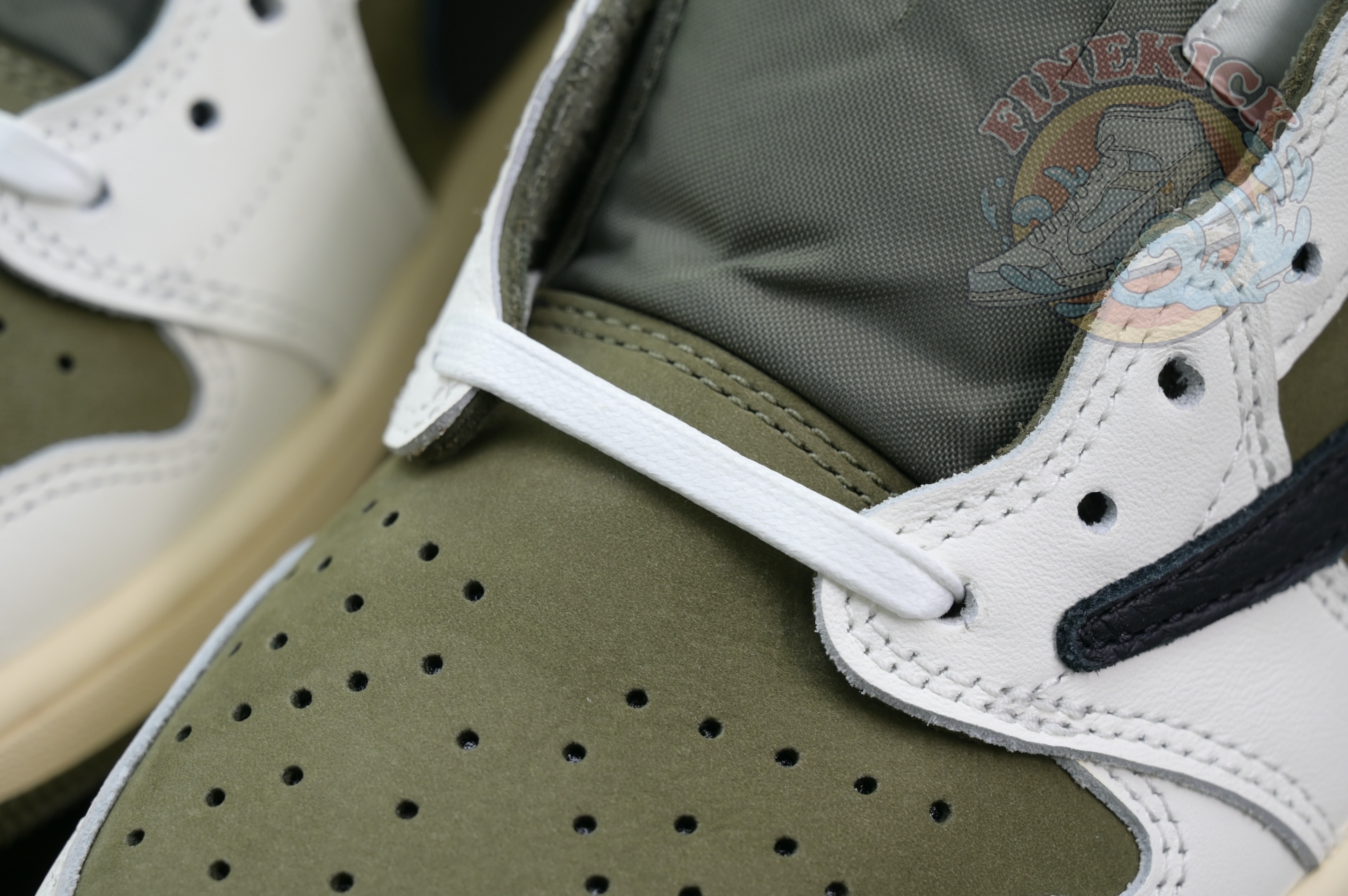 Travis Scott x Air Jordan 1 Low OG “Medium Olive”