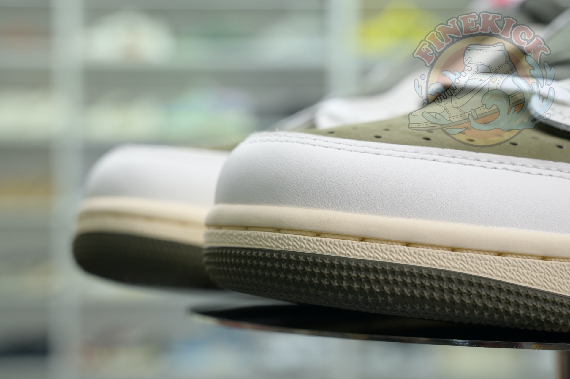 Travis Scott x Air Jordan 1 Low OG “Medium Olive”