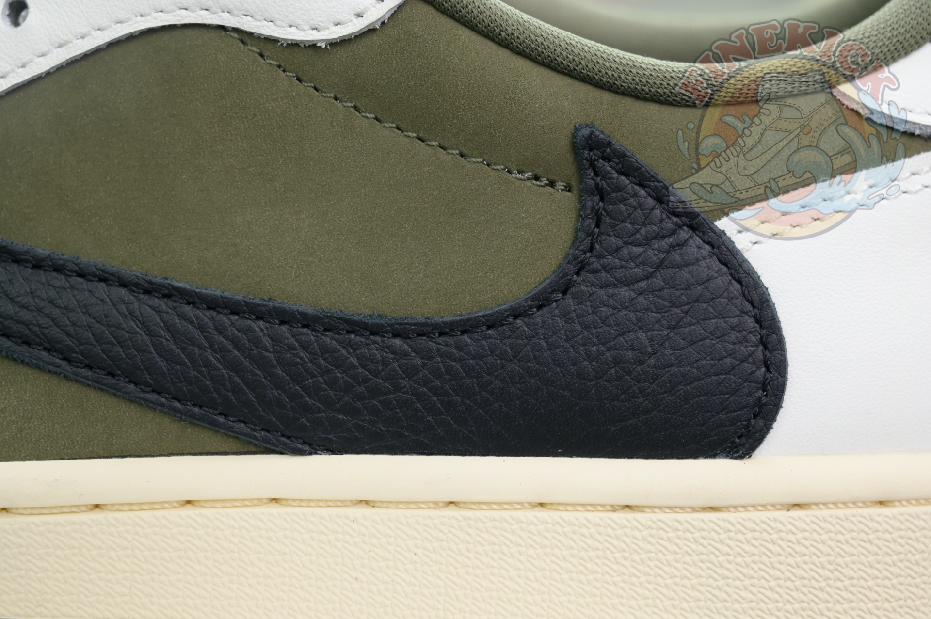 Travis Scott x Air Jordan 1 Low OG “Medium Olive”