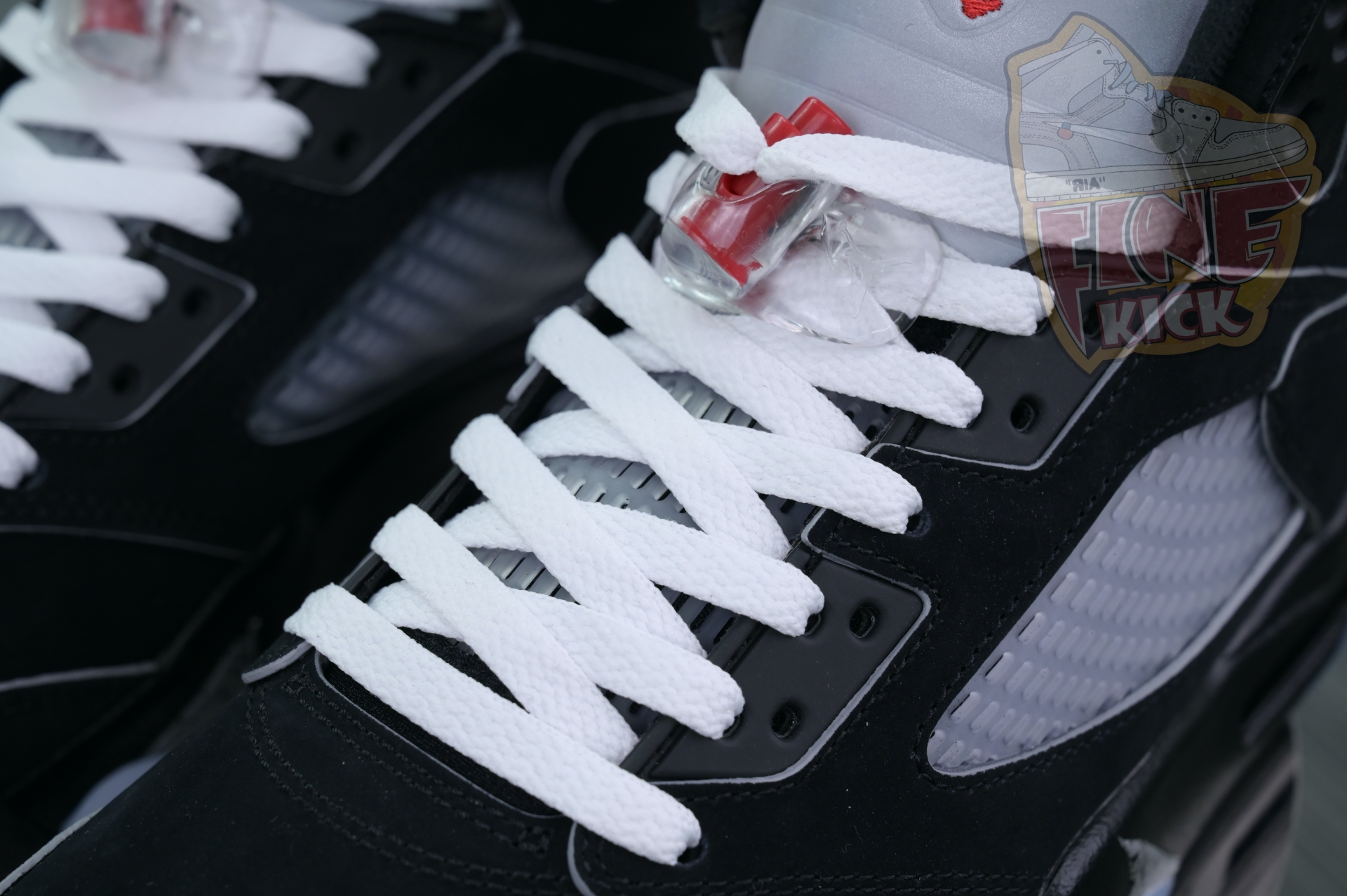Air Jordan 5“BLACK METALLIC REIMAGINED”