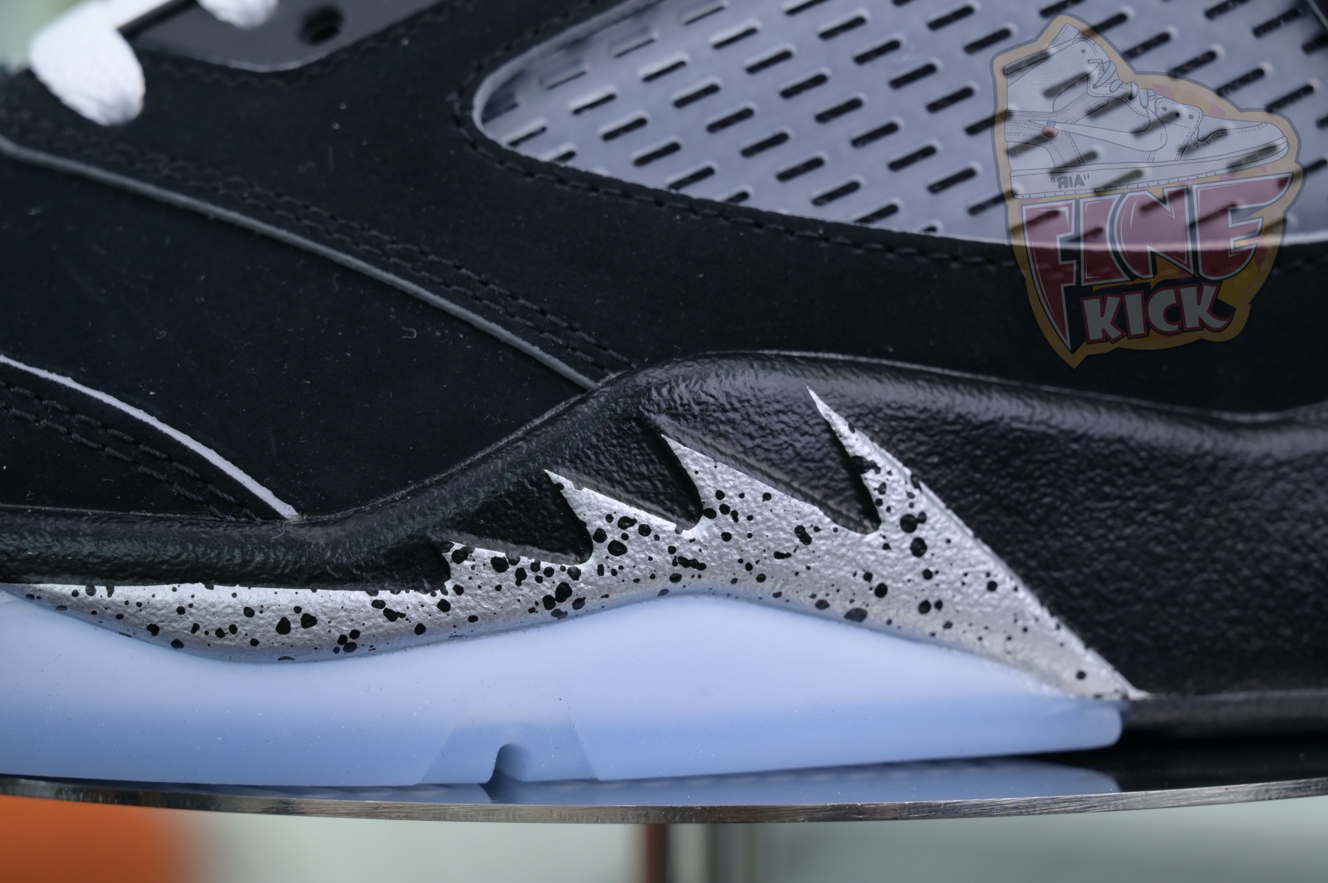 Air Jordan 5“BLACK METALLIC REIMAGINED”