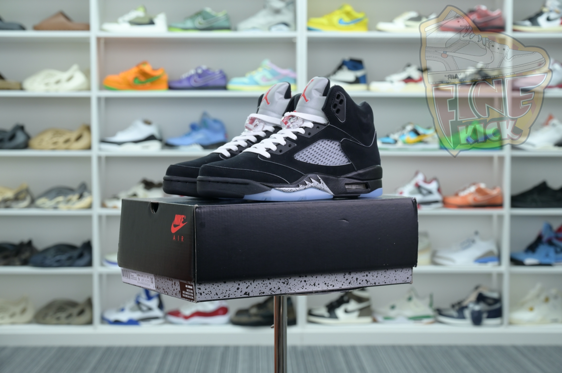 Air Jordan 5“BLACK METALLIC REIMAGINED”