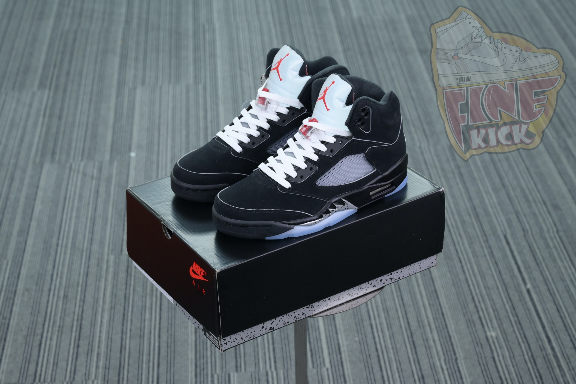 Air Jordan 5“BLACK METALLIC REIMAGINED”