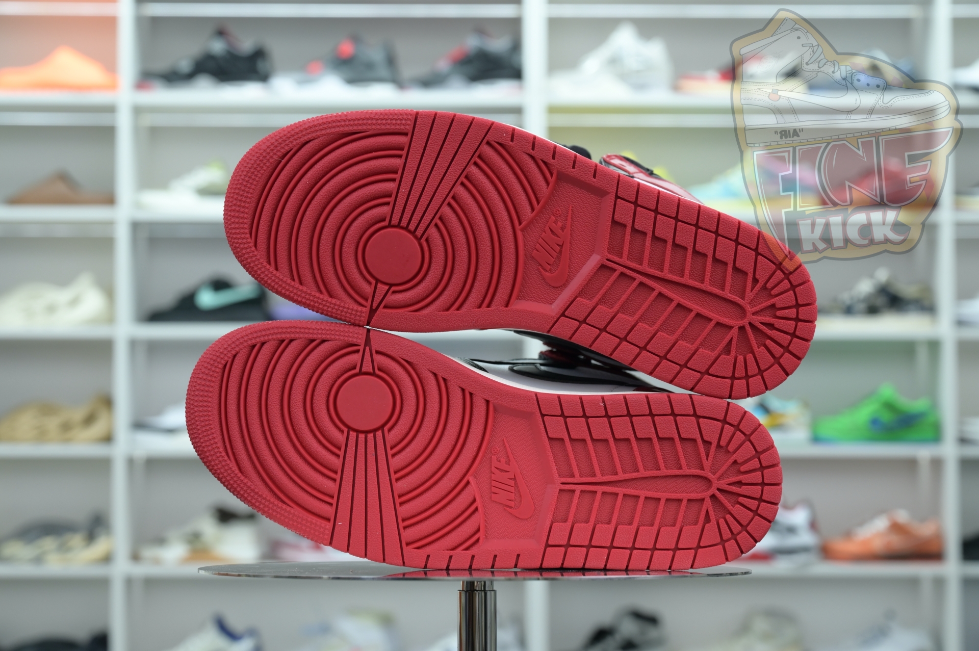 Air Jordan 1High OG“Black Toe Reimagined”