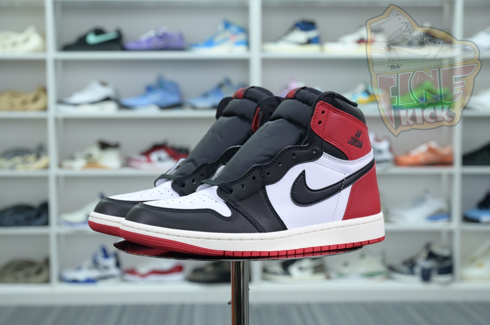 Air Jordan 1High OG“Black Toe Reimagined”