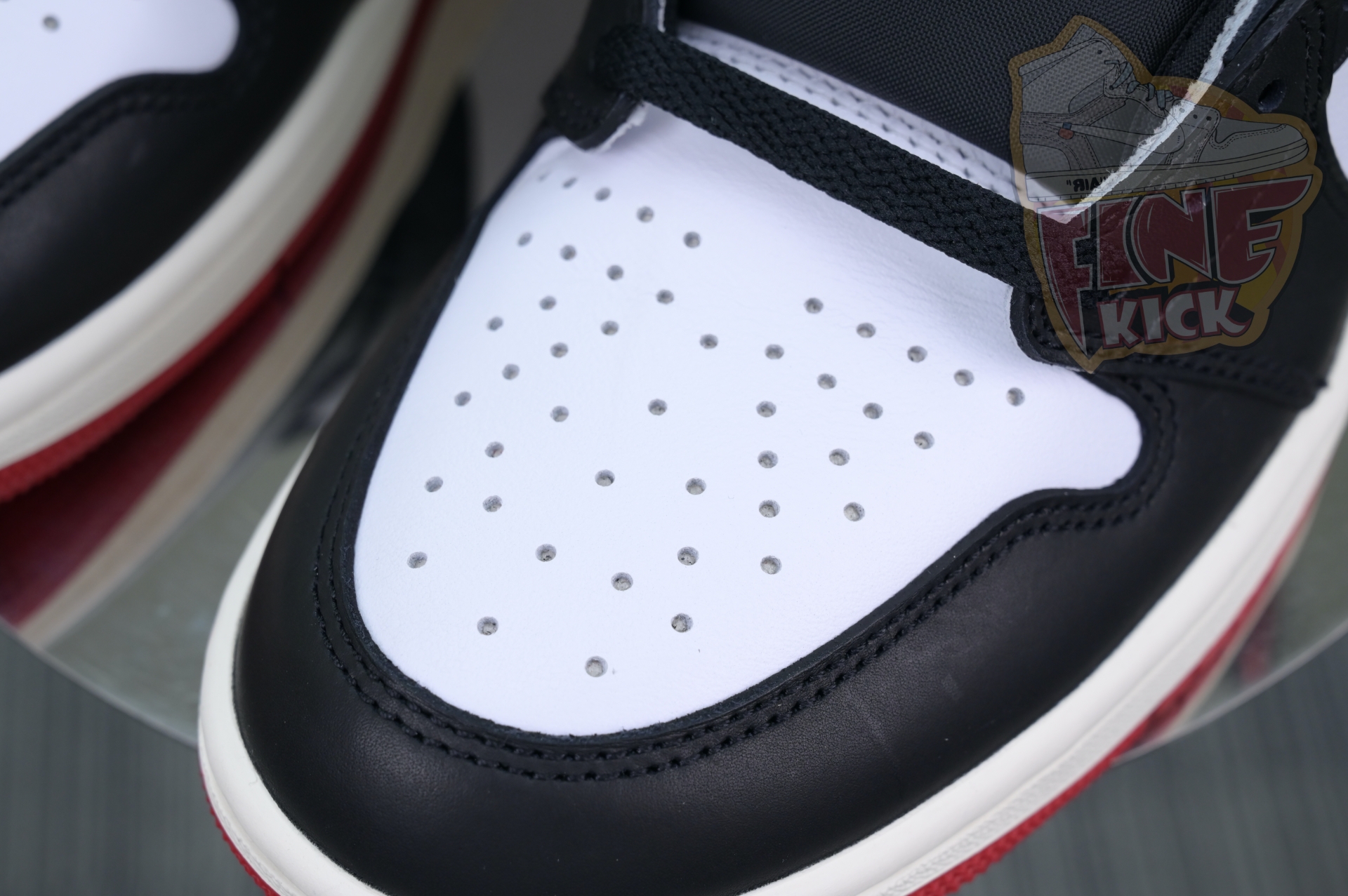 Air Jordan 1High OG“Black Toe Reimagined”