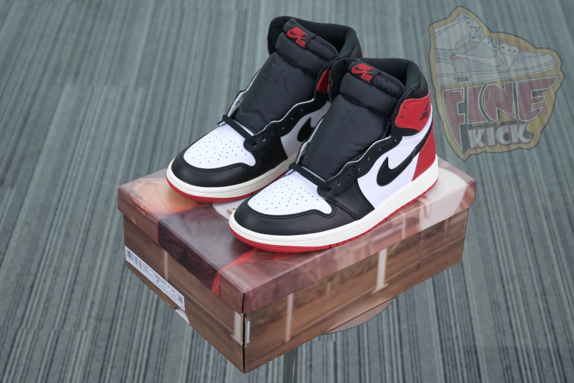 Air Jordan 1High OG“Black Toe Reimagined”