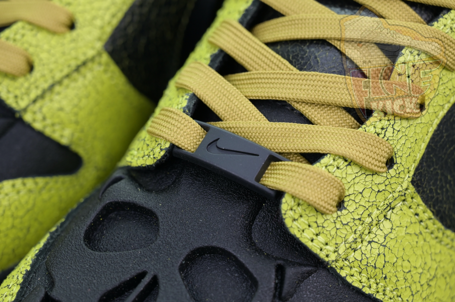 Nike Dunk Low“Halloween”