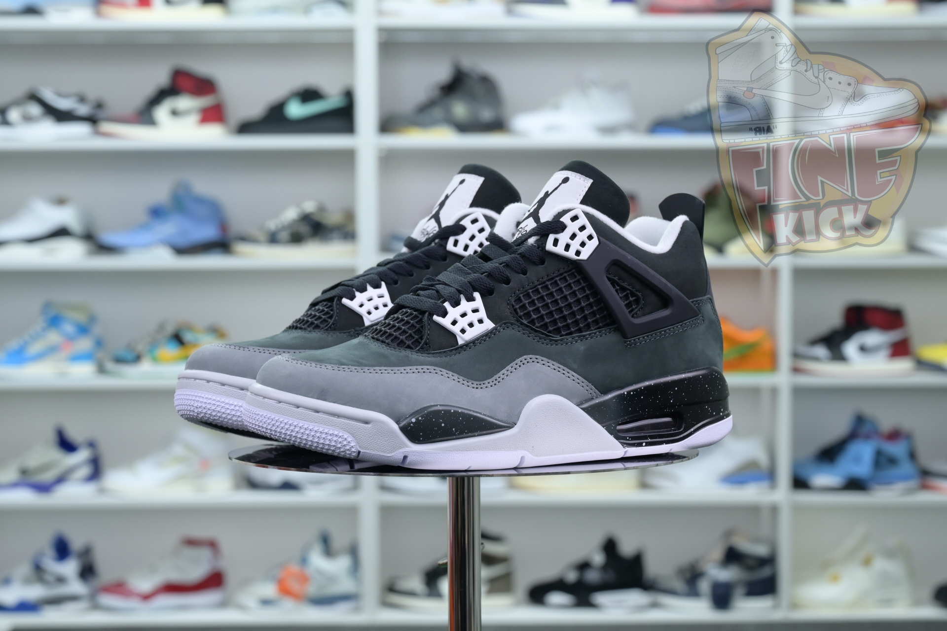 Air Jordan 4