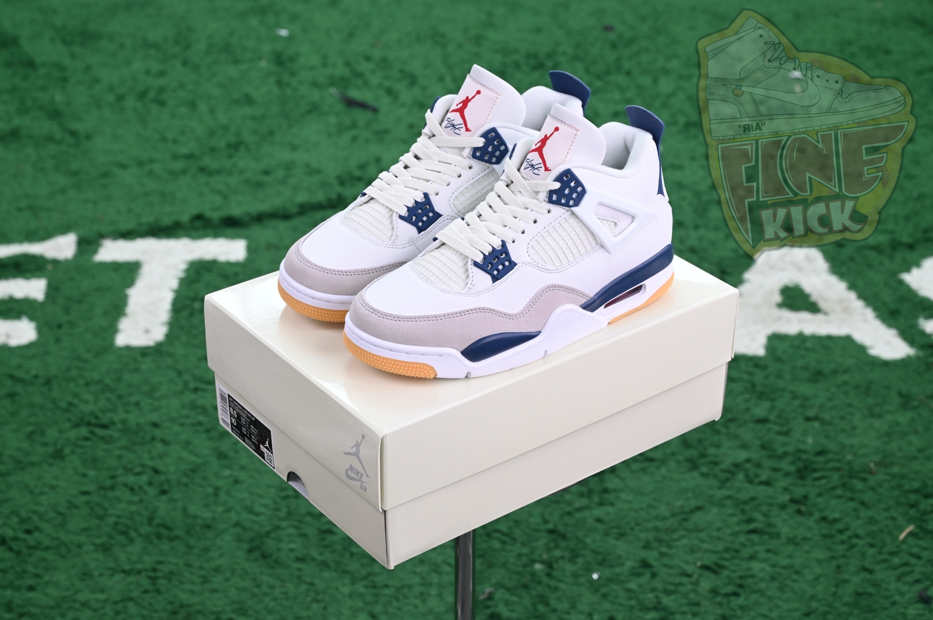 Air Jordan 4 SB “NAVY”