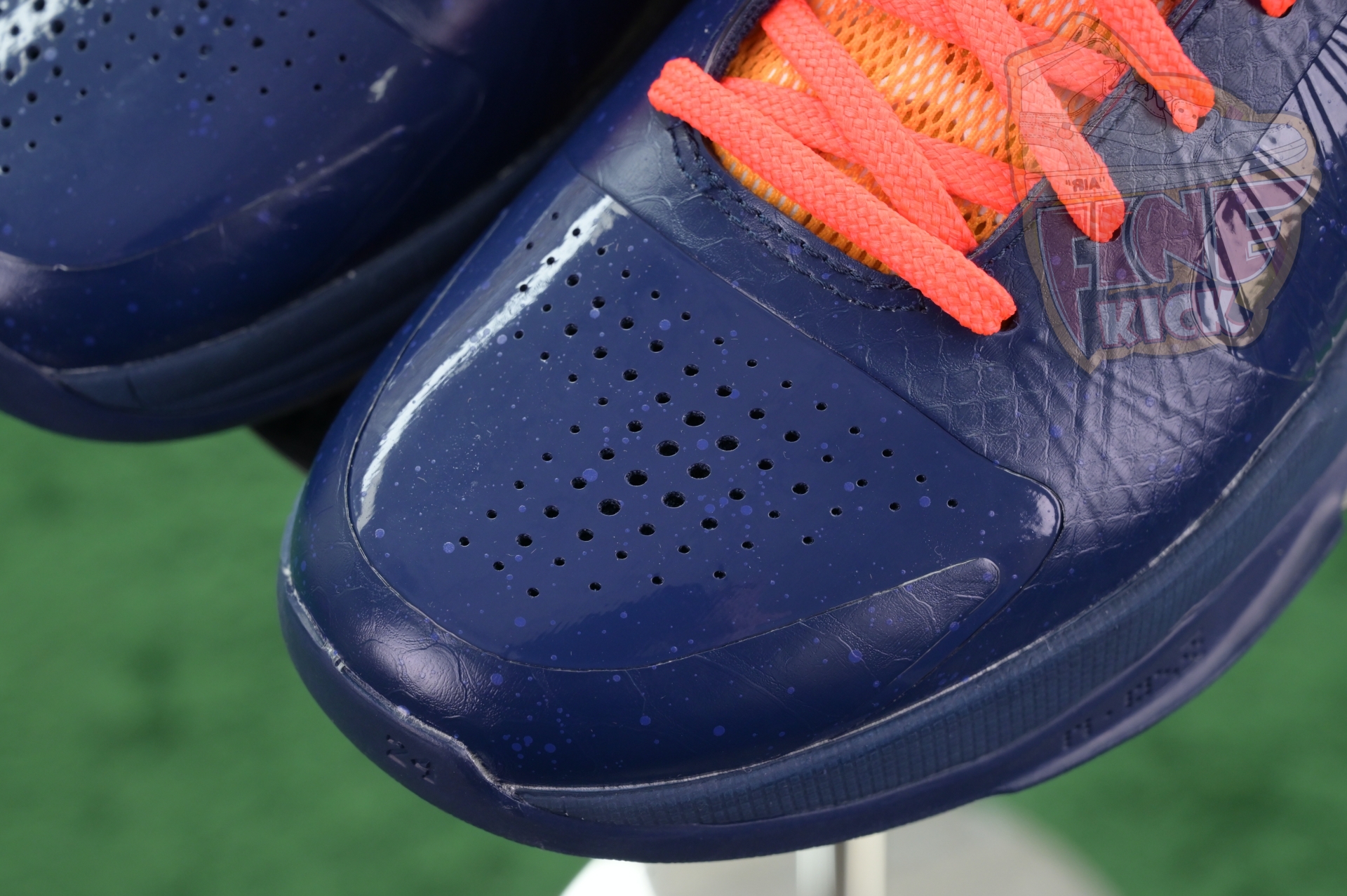Caitlin Clark x Nike Kobe 5 Protro“Indiana Fever