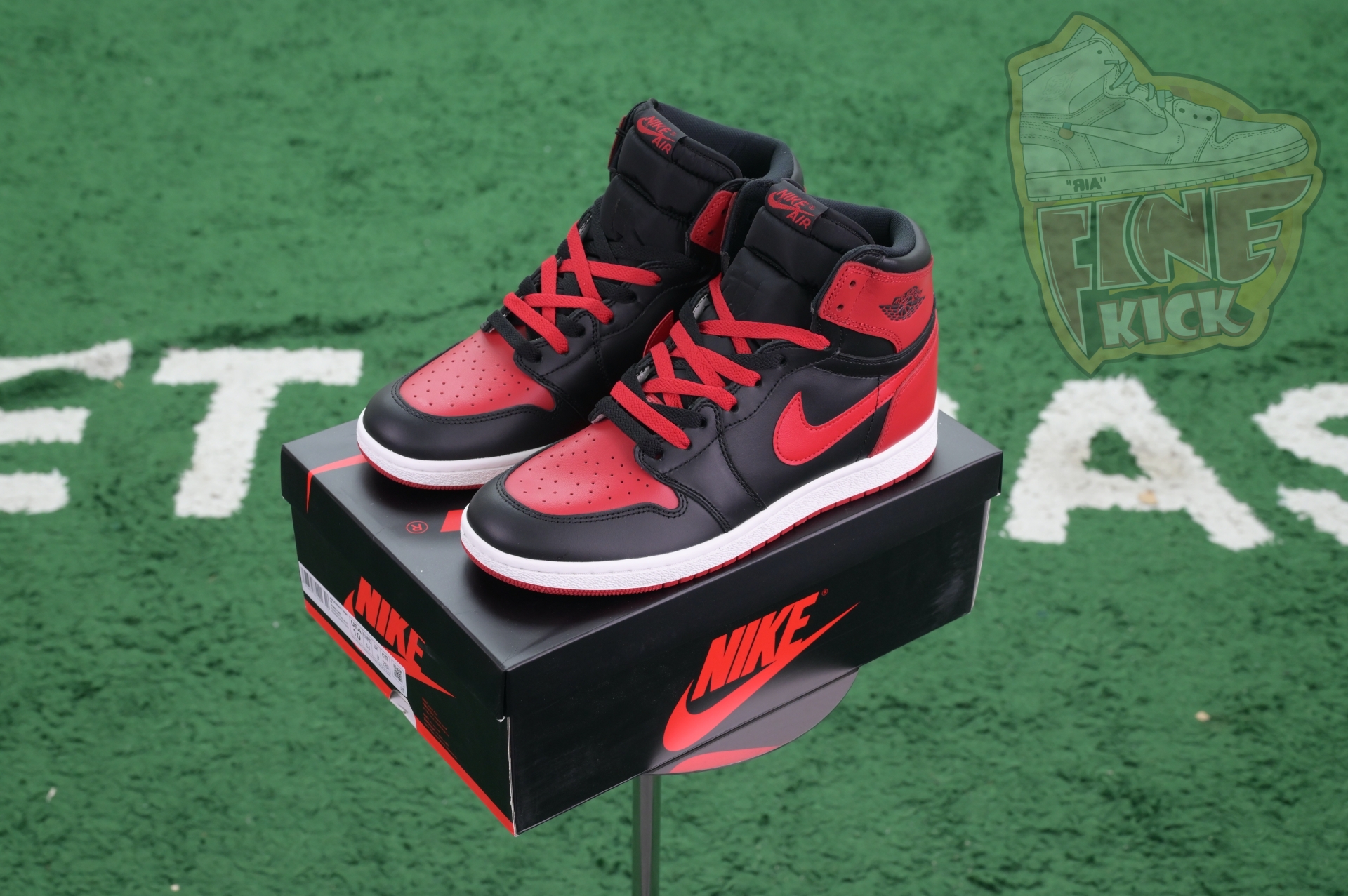 Air Jordan 1 High 85 Bred 2025