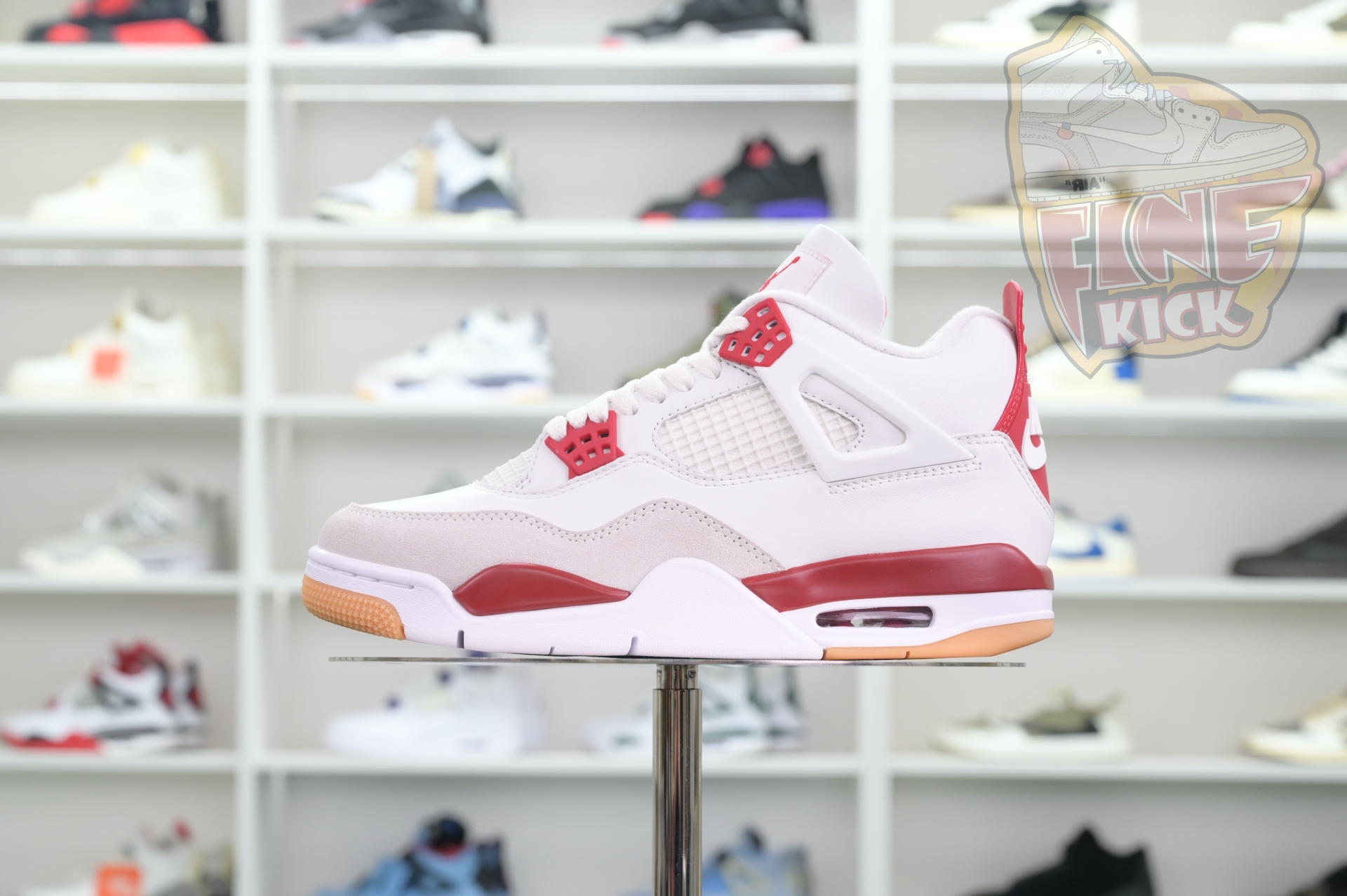 Nike SB x Air Jordan4“Varsity Red”