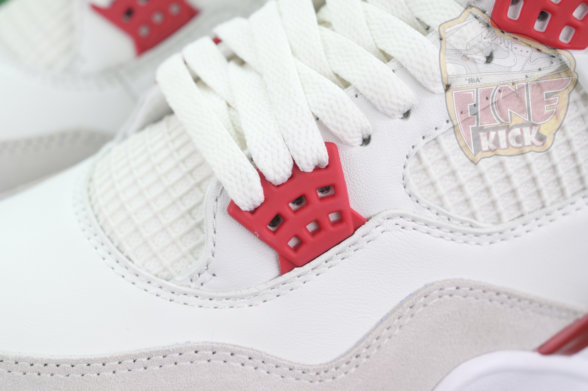 Nike SB x Air Jordan4“Varsity Red”