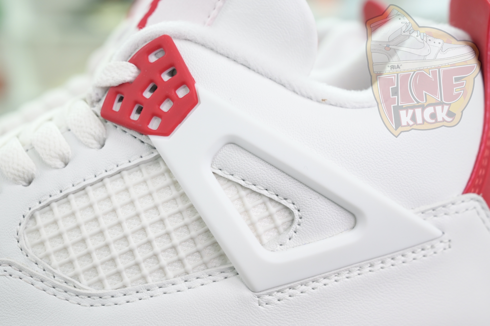 Nike SB x Air Jordan4“Varsity Red”