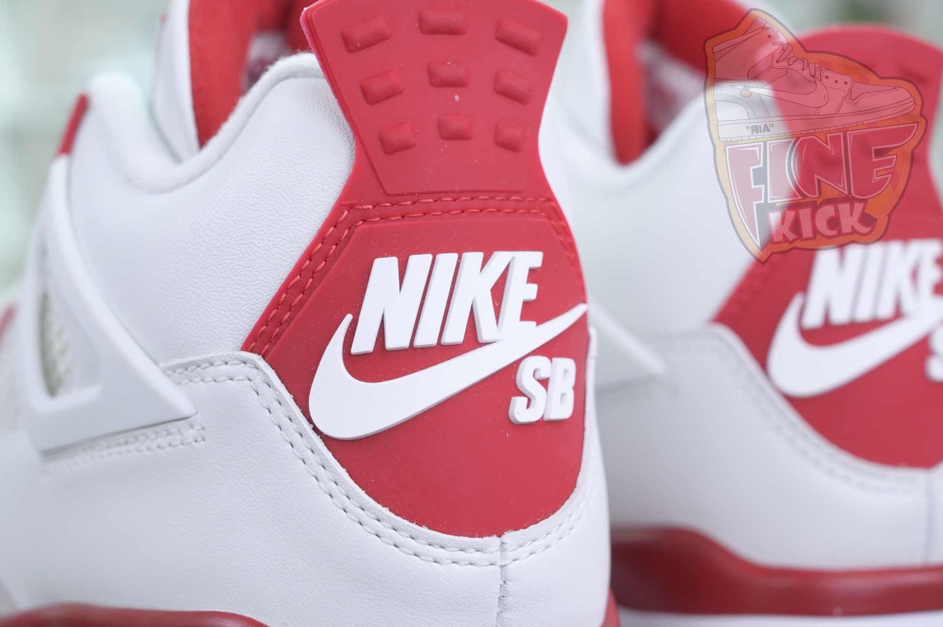 Nike SB x Air Jordan4“Varsity Red”