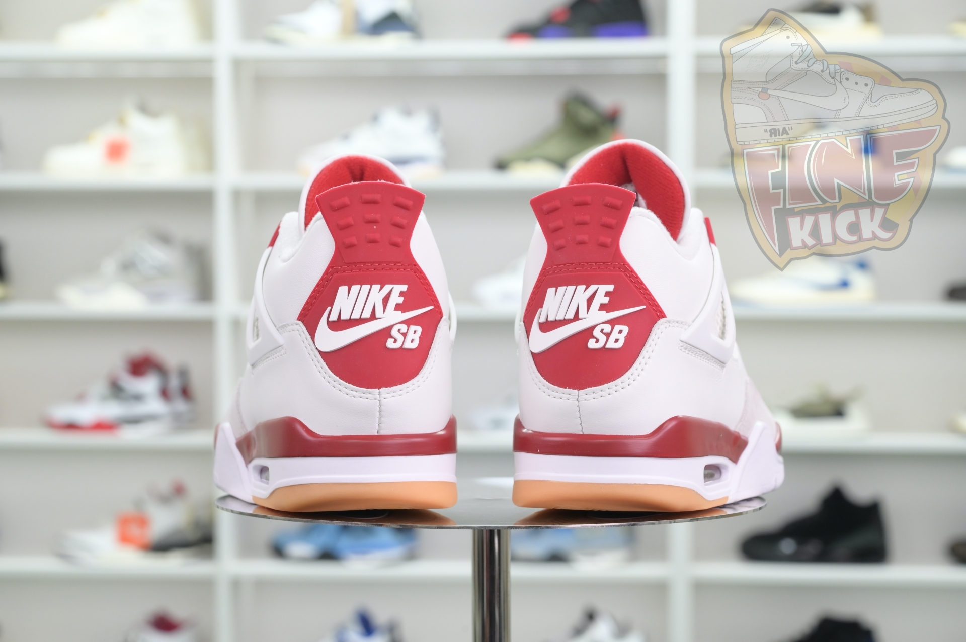 Nike SB x Air Jordan4“Varsity Red”