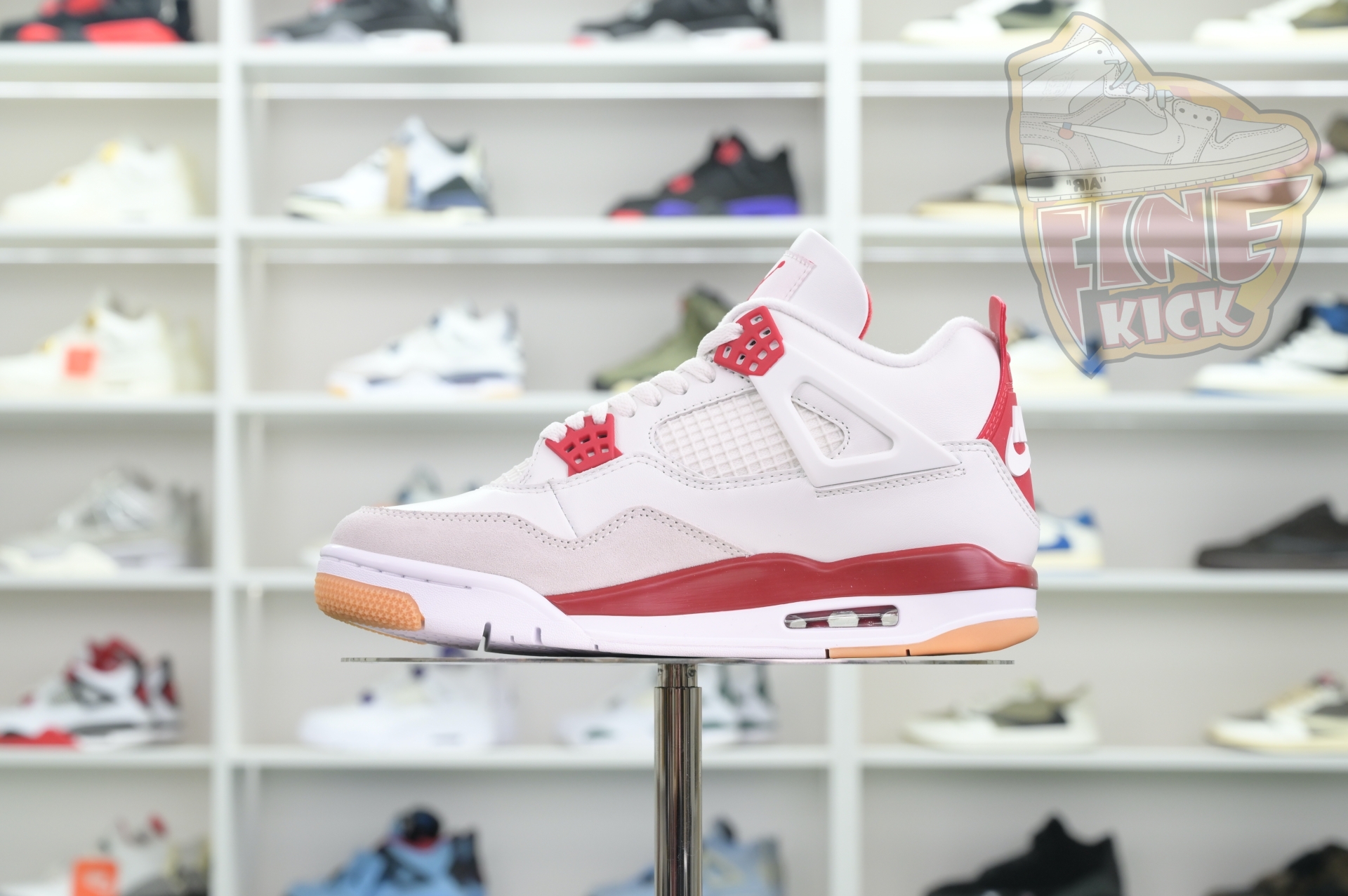 Nike SB x Air Jordan4“Varsity Red”