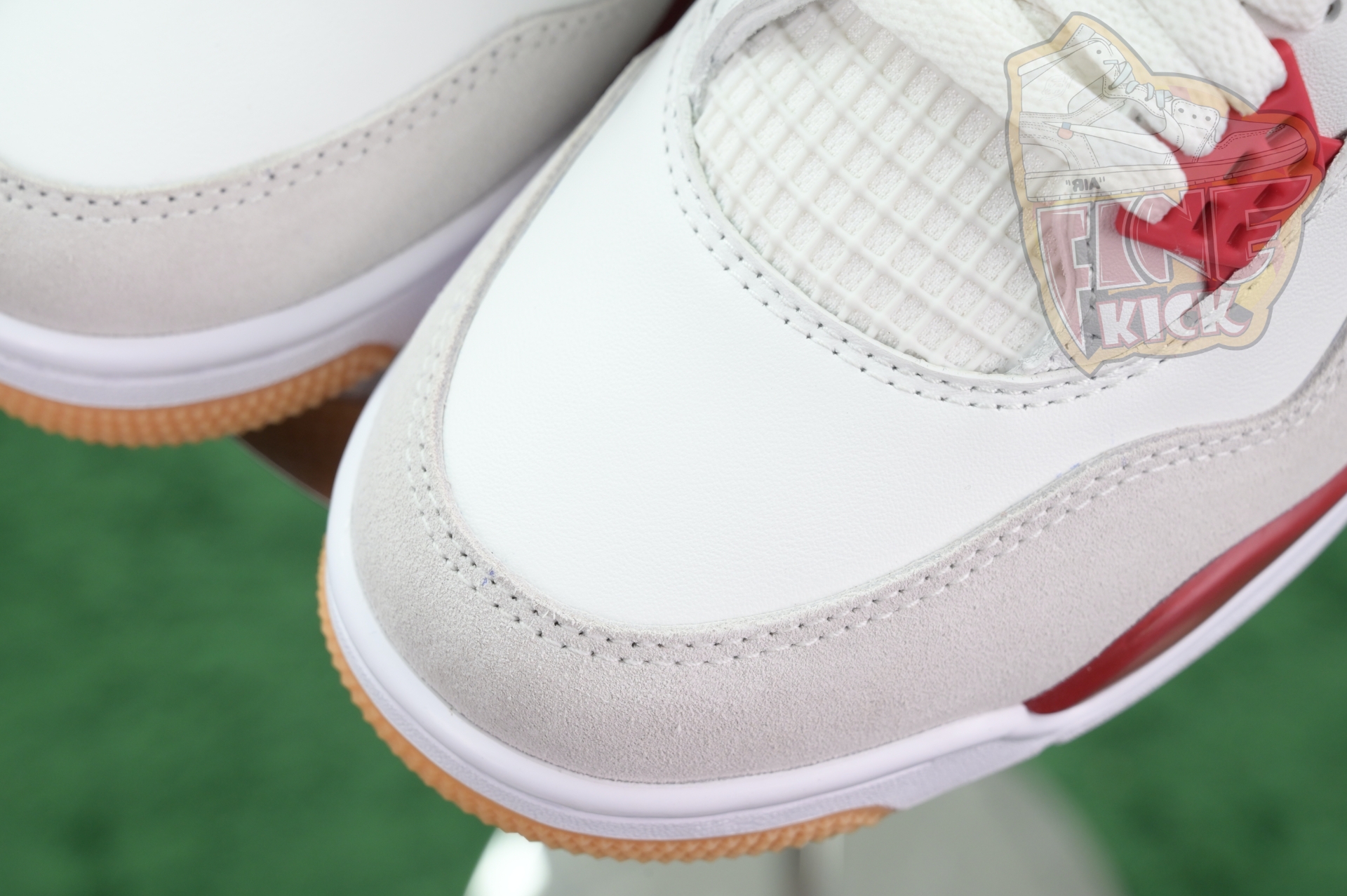 Nike SB x Air Jordan4“Varsity Red”