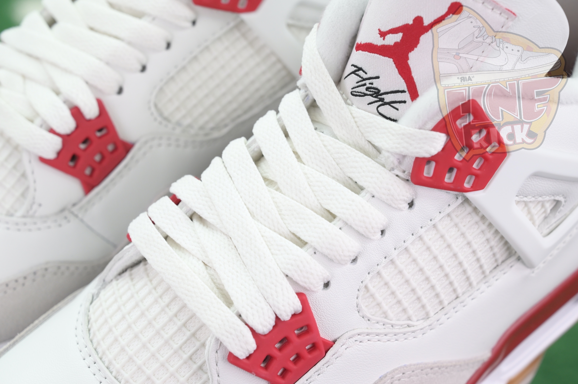 Nike SB x Air Jordan4“Varsity Red”