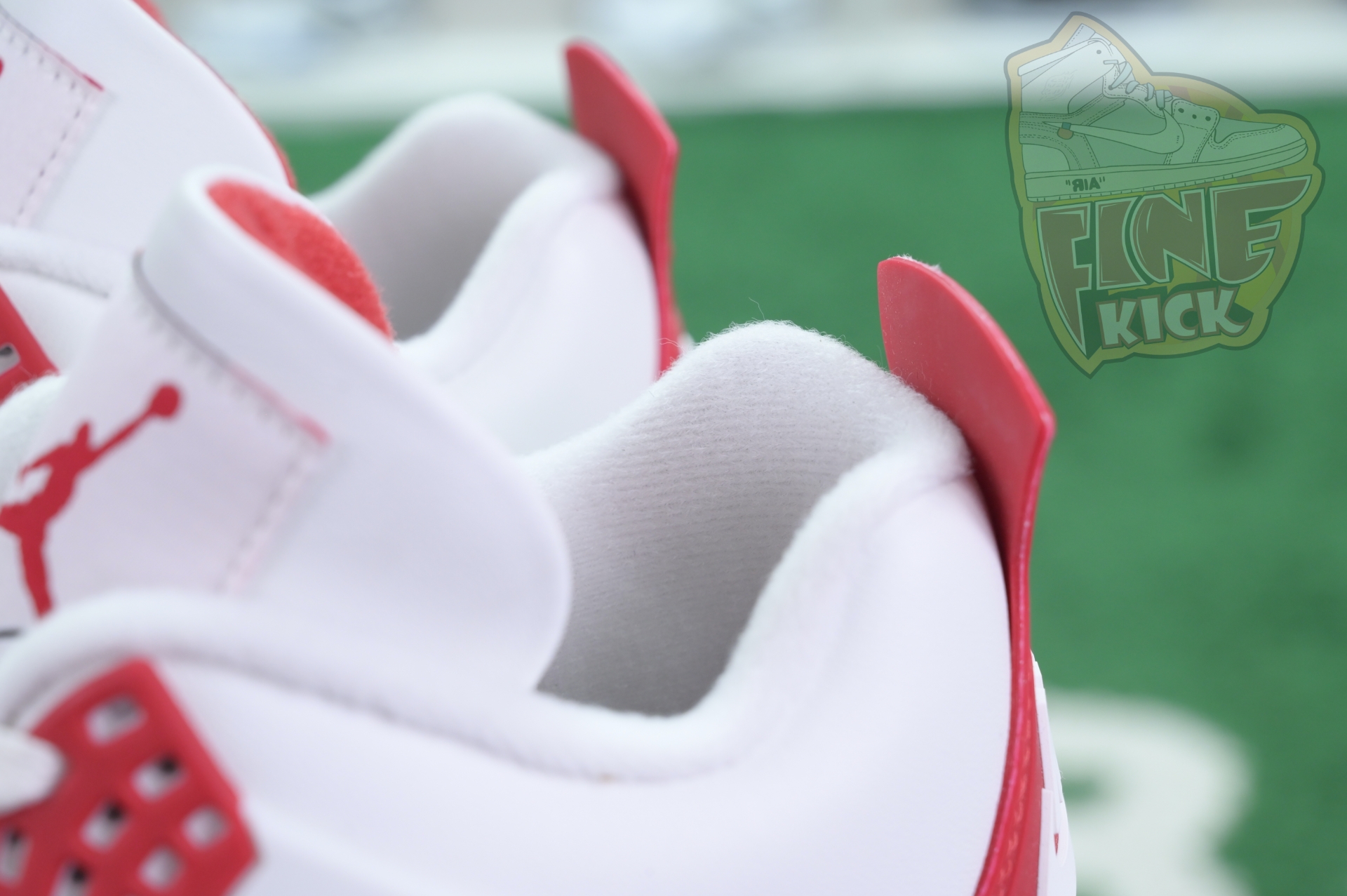 Nike SB x Air Jordan4“Varsity Red”
