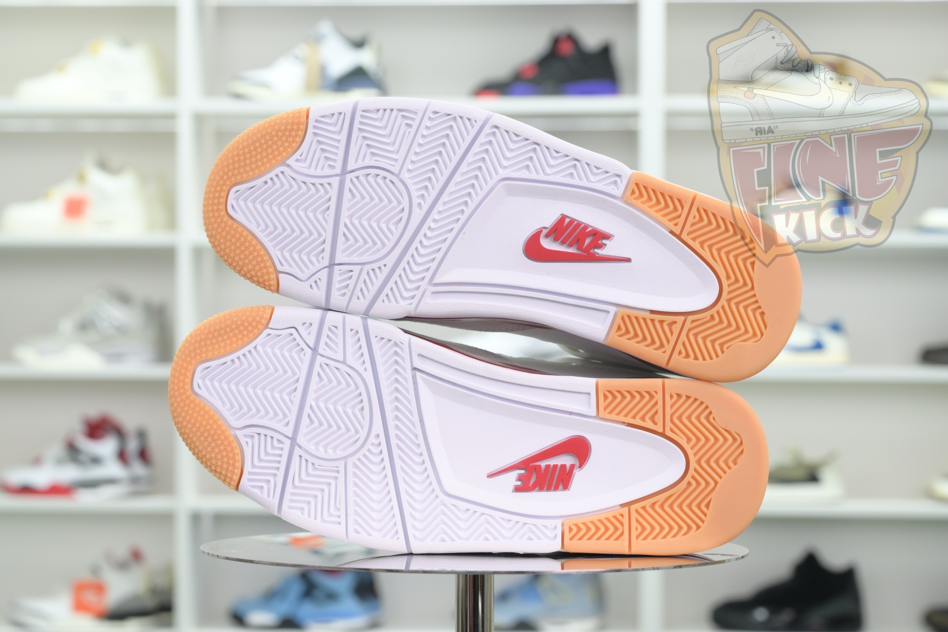 Nike SB x Air Jordan4“Varsity Red”
