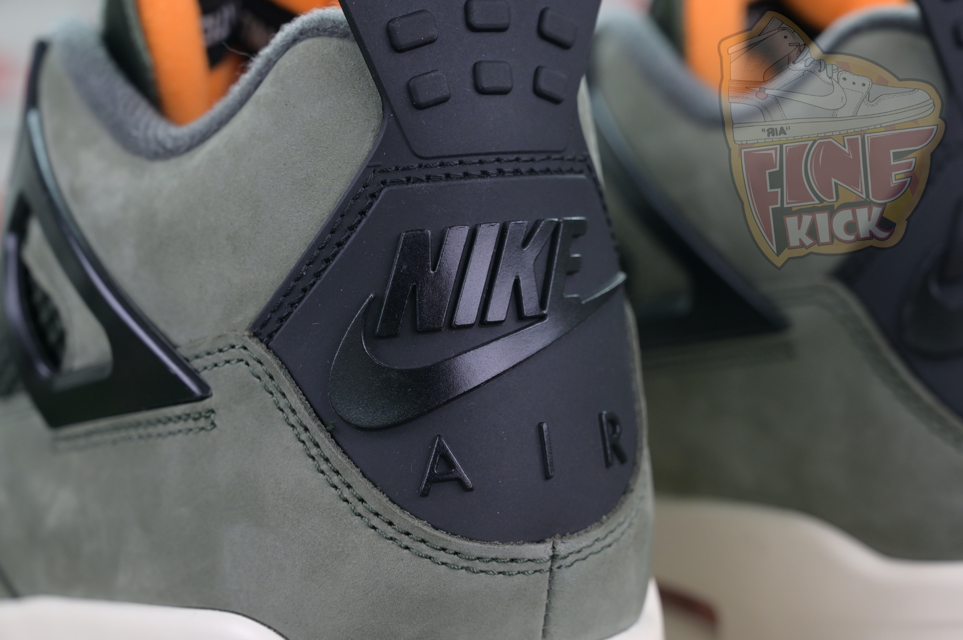 UNDEFEATED x Air Jordan 4  B1519-200