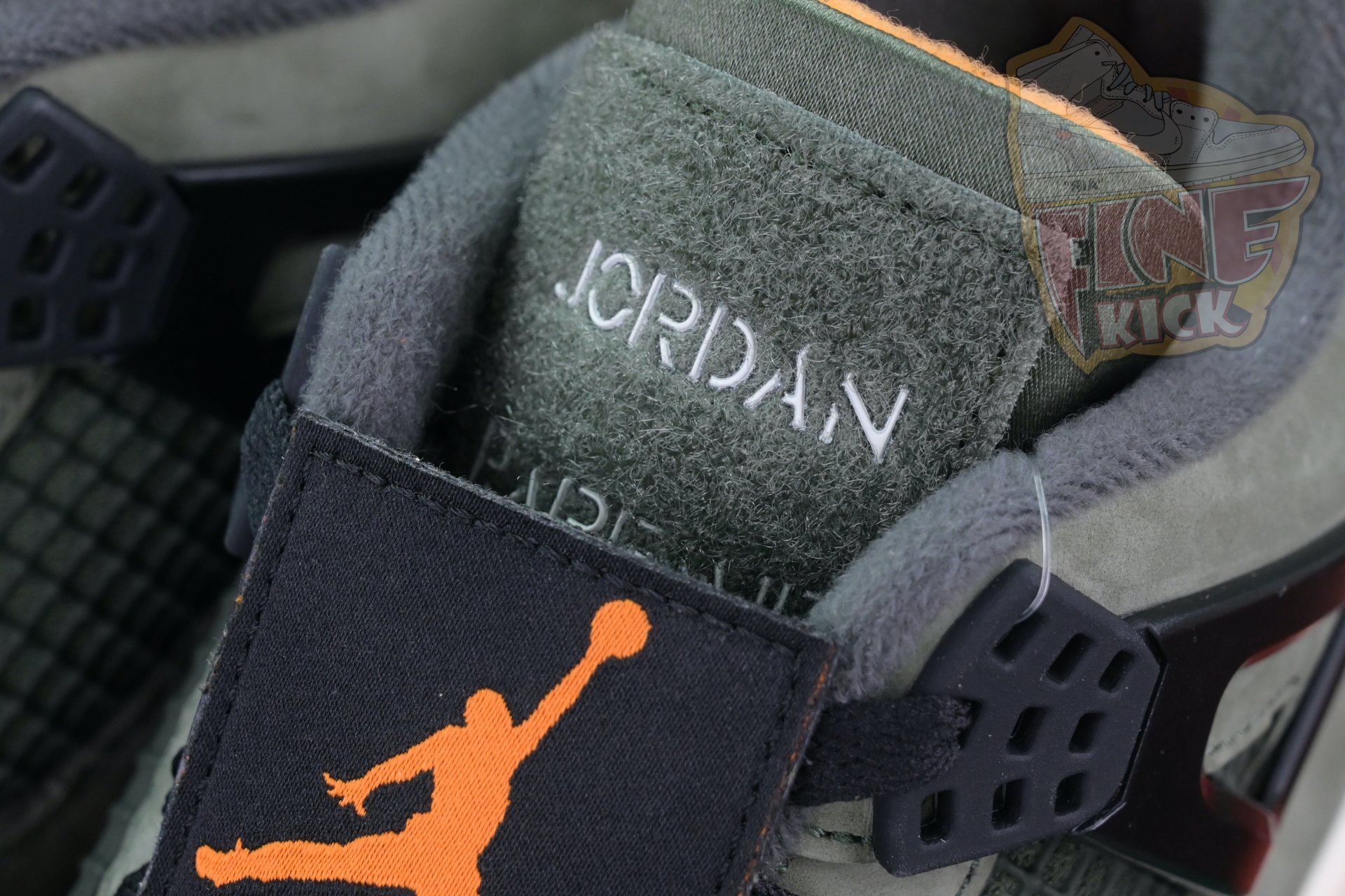 UNDEFEATED x Air Jordan 4  B1519-200