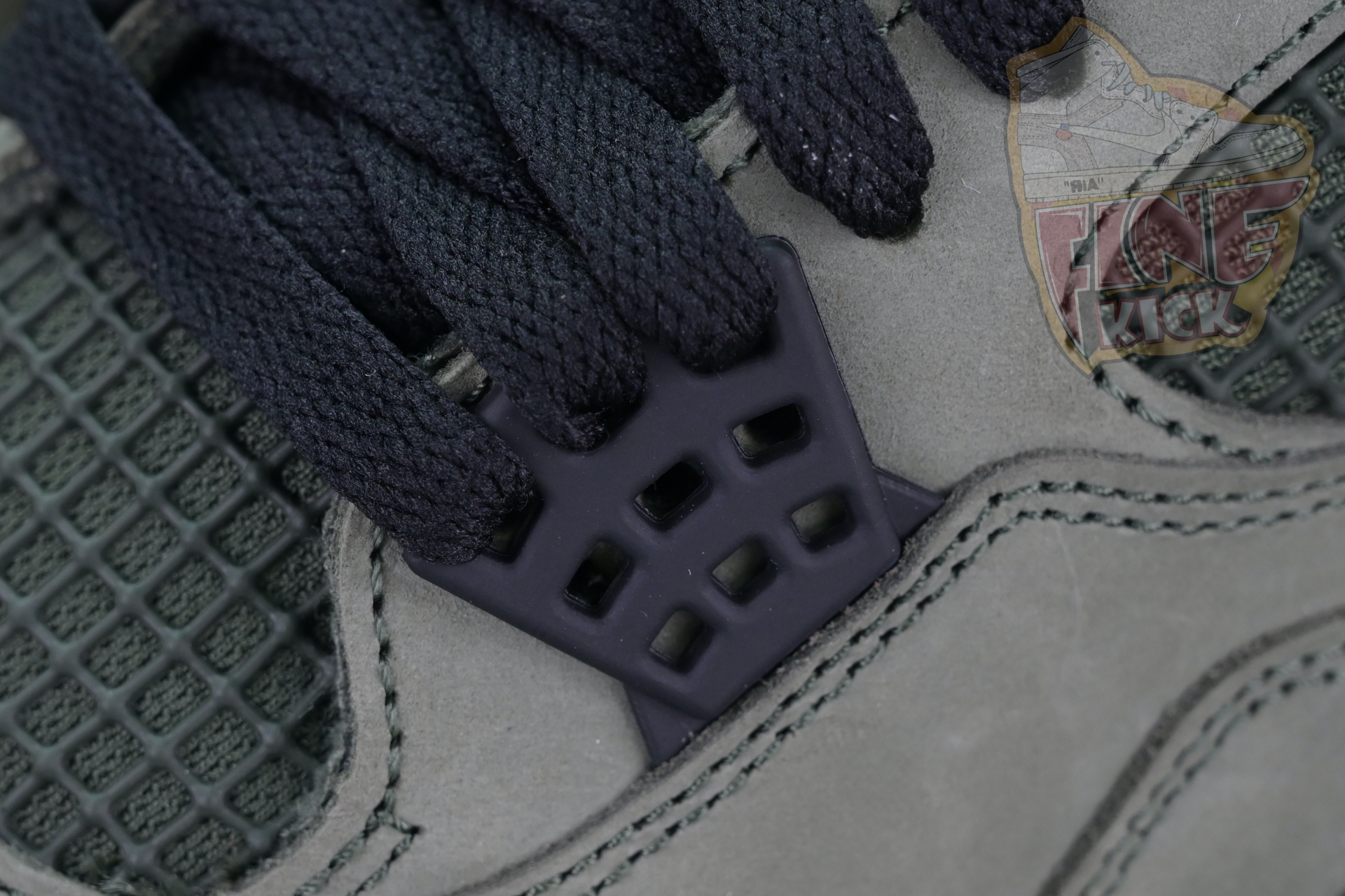 UNDEFEATED x Air Jordan 4  B1519-200