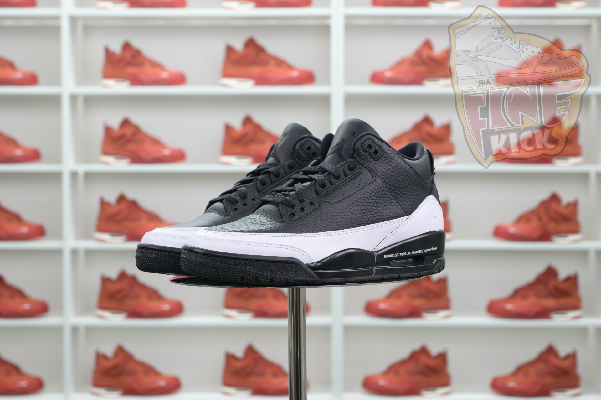 Fragment Design x Air Jordan 3“Black/ White”  DA3595-001