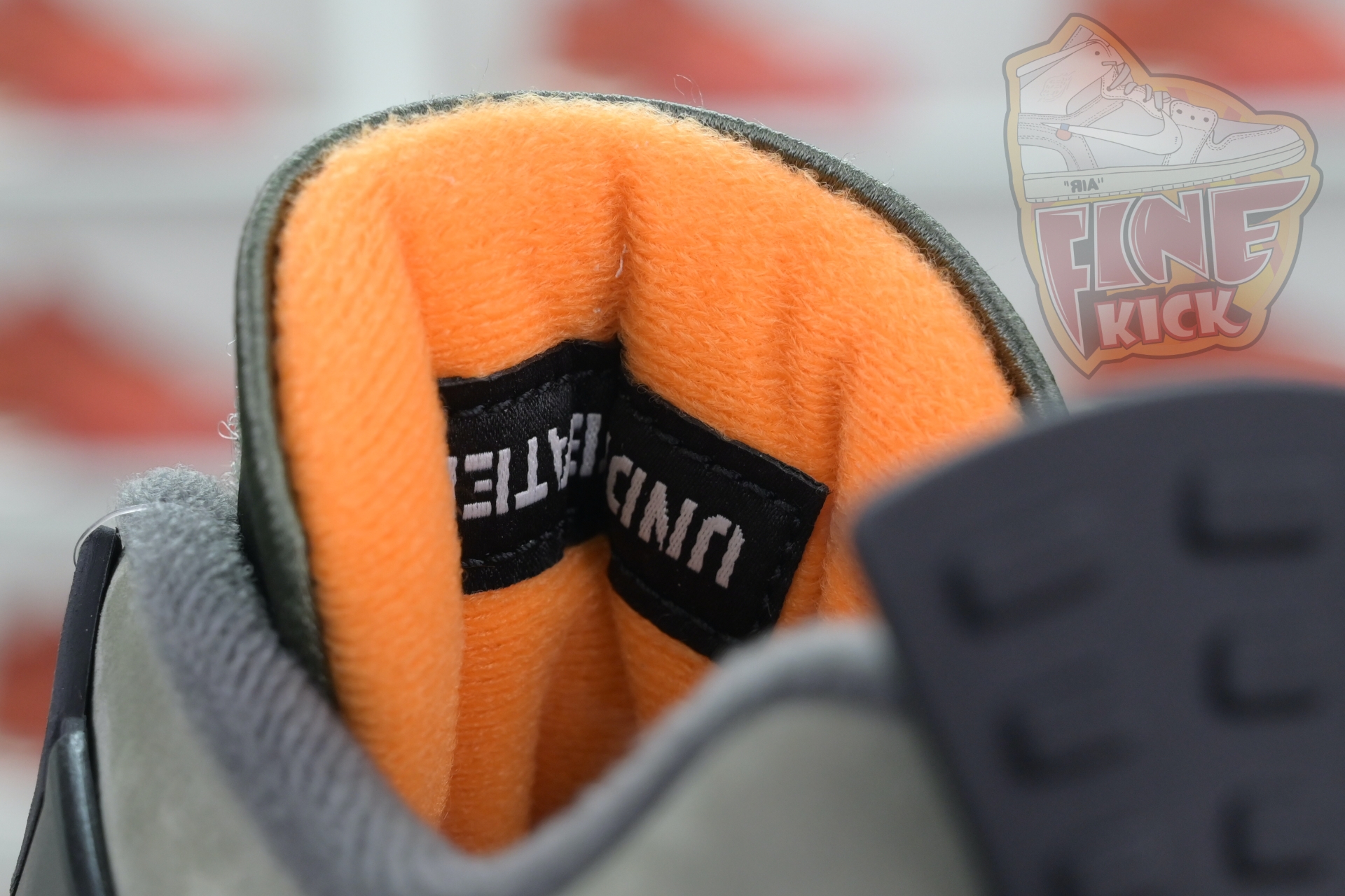 UNDEFEATED x Air Jordan 4  B1519-200