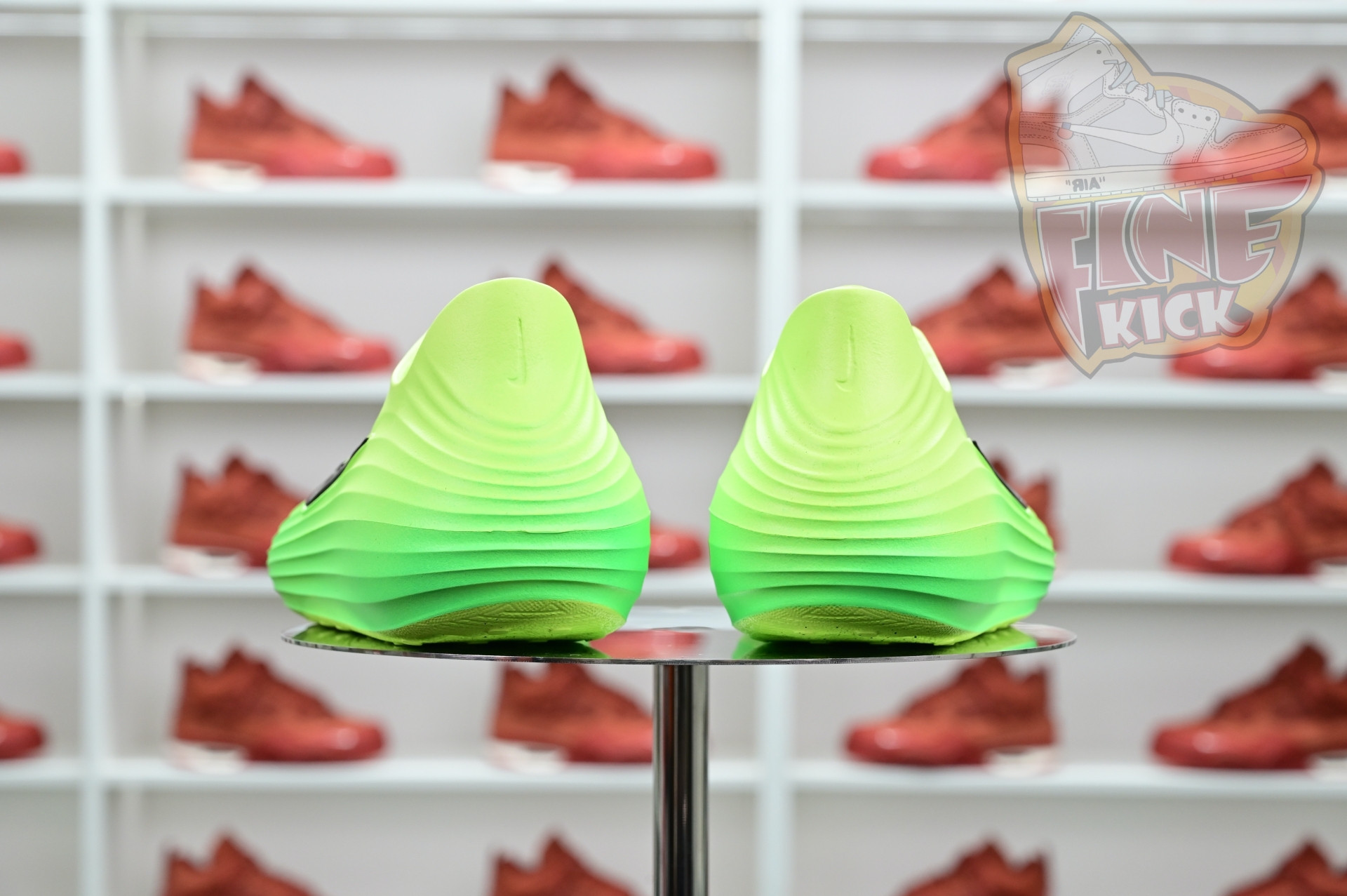 Nike ReactX Rejuven8 Green Strike  HV5060-300