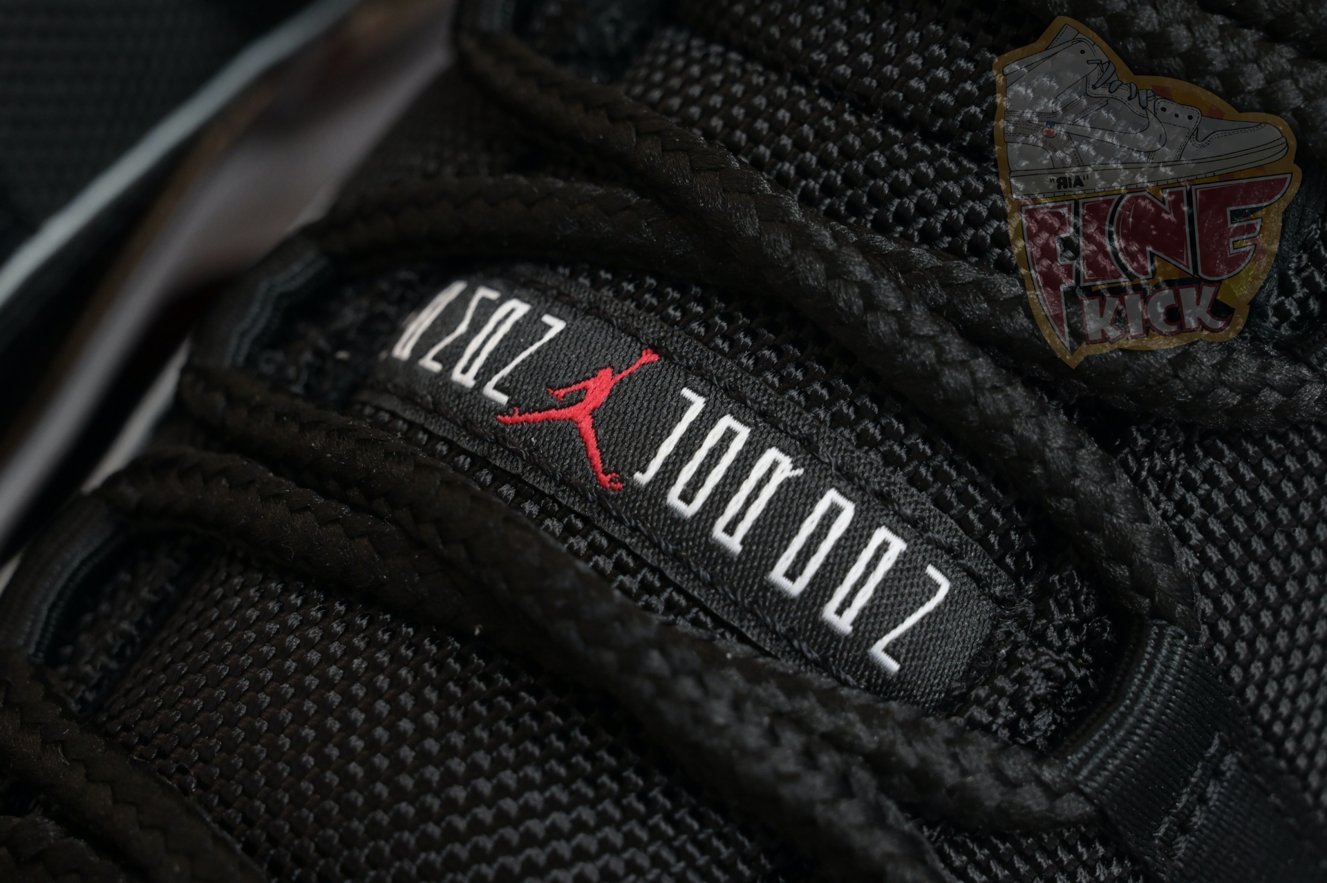 Air Jordan 11 Low“Bred” FV5104-006