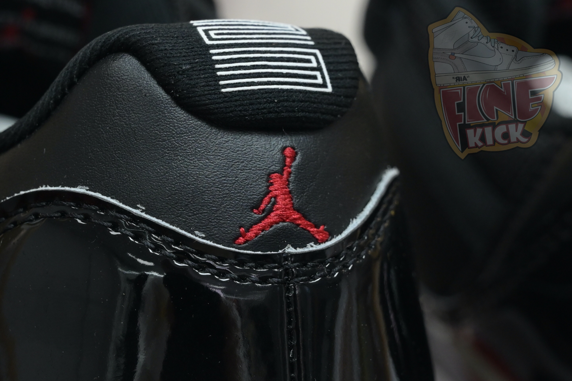 Air Jordan 11 Low“Bred” FV5104-006