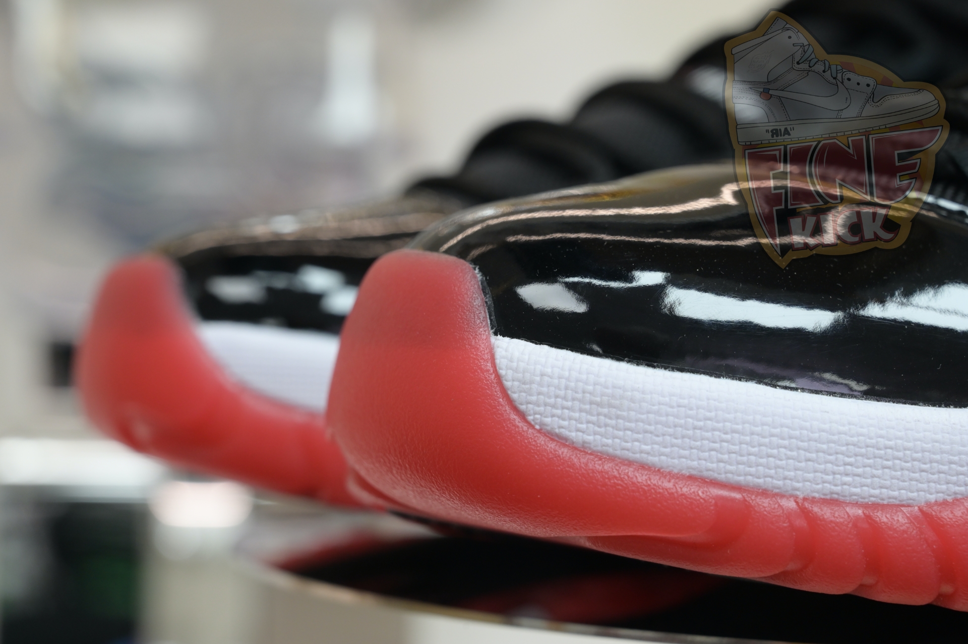 Air Jordan 11 Low“Bred” FV5104-006