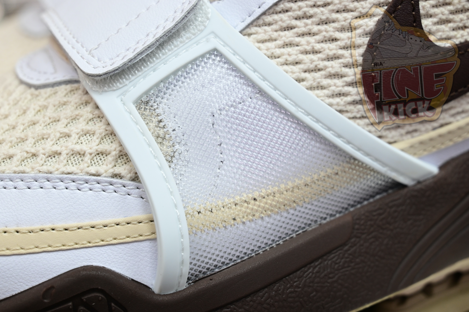 Travis Scott x Nike ZOOM Field JAXX“White/ Light Chocolate”HQ3073-100