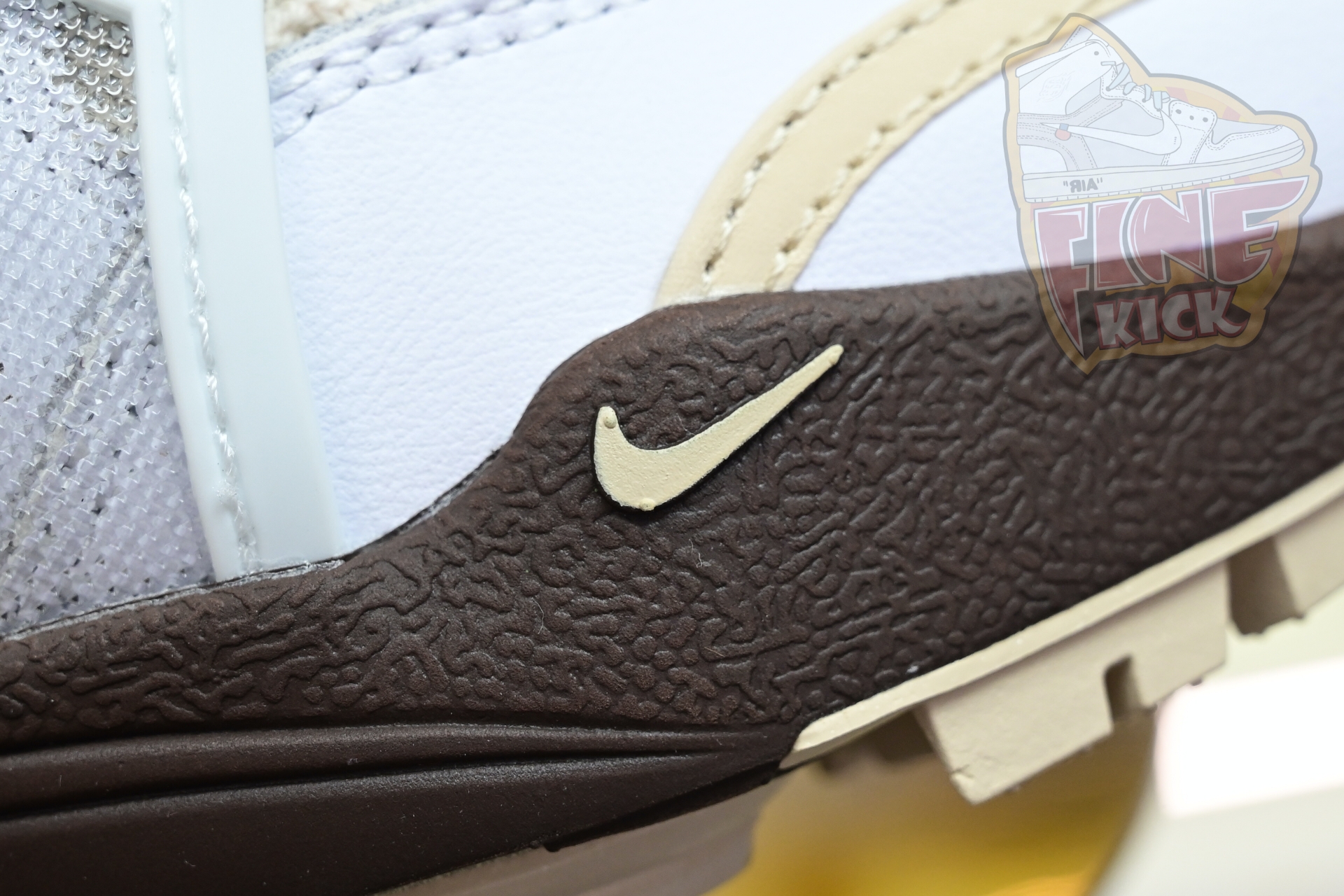 Travis Scott x Nike ZOOM Field JAXX“White/ Light Chocolate”HQ3073-100