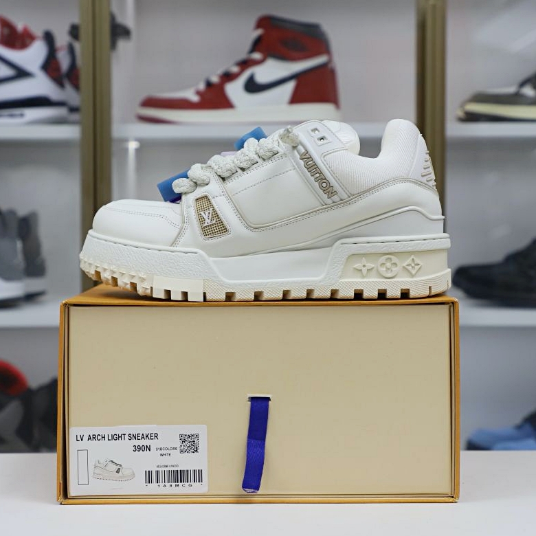 L/V Trainer