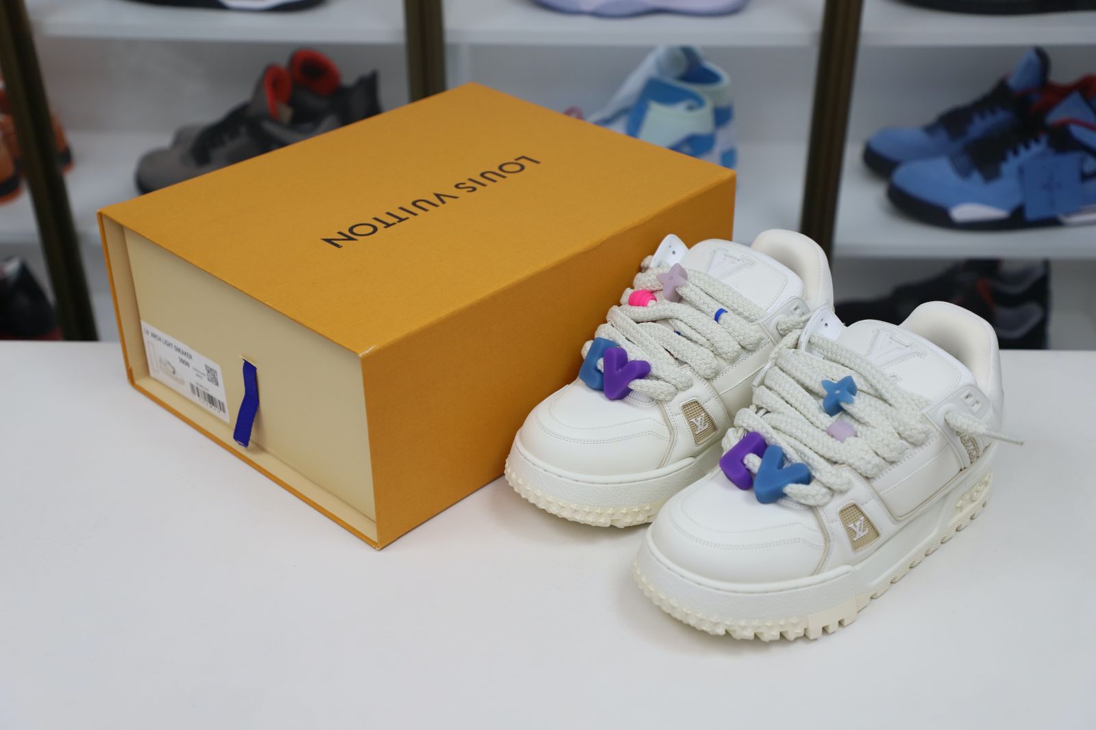L/V Trainer