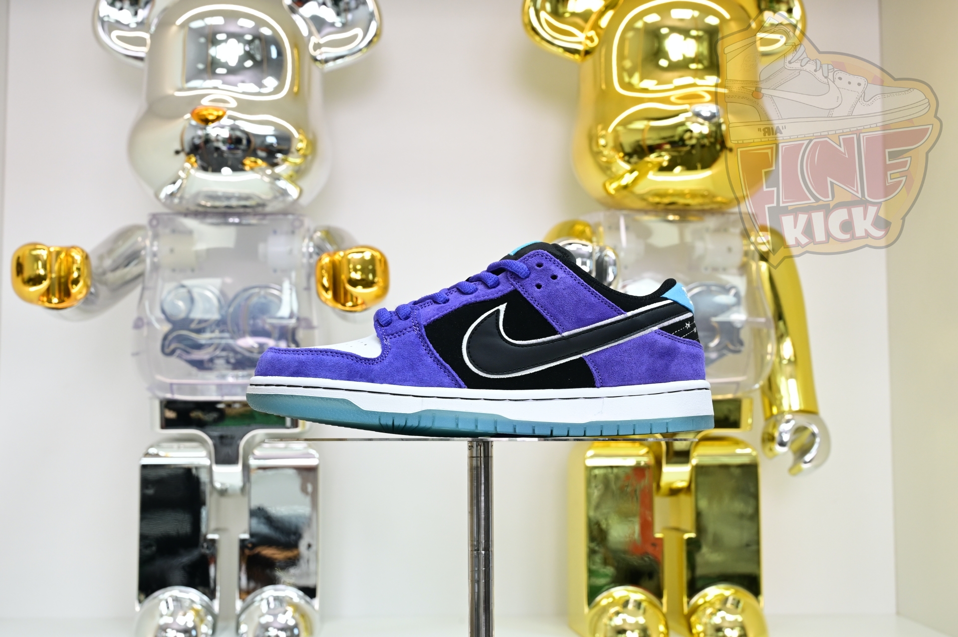 Hayley Wilson x Nike Dunk SB DUNK LOW PRO  HJ0513-500