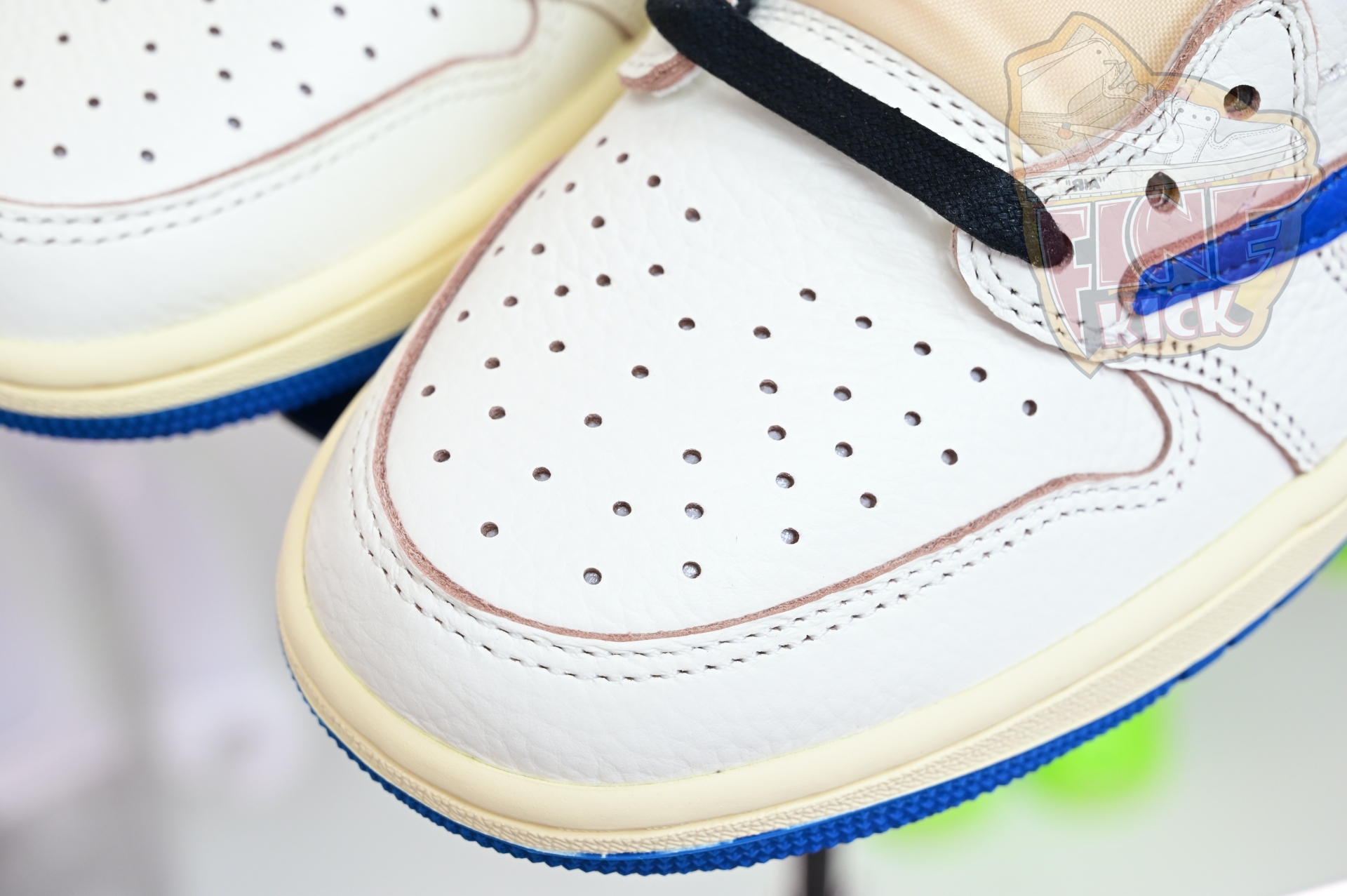 Travis Scott x Air Jordan 1 Low OG