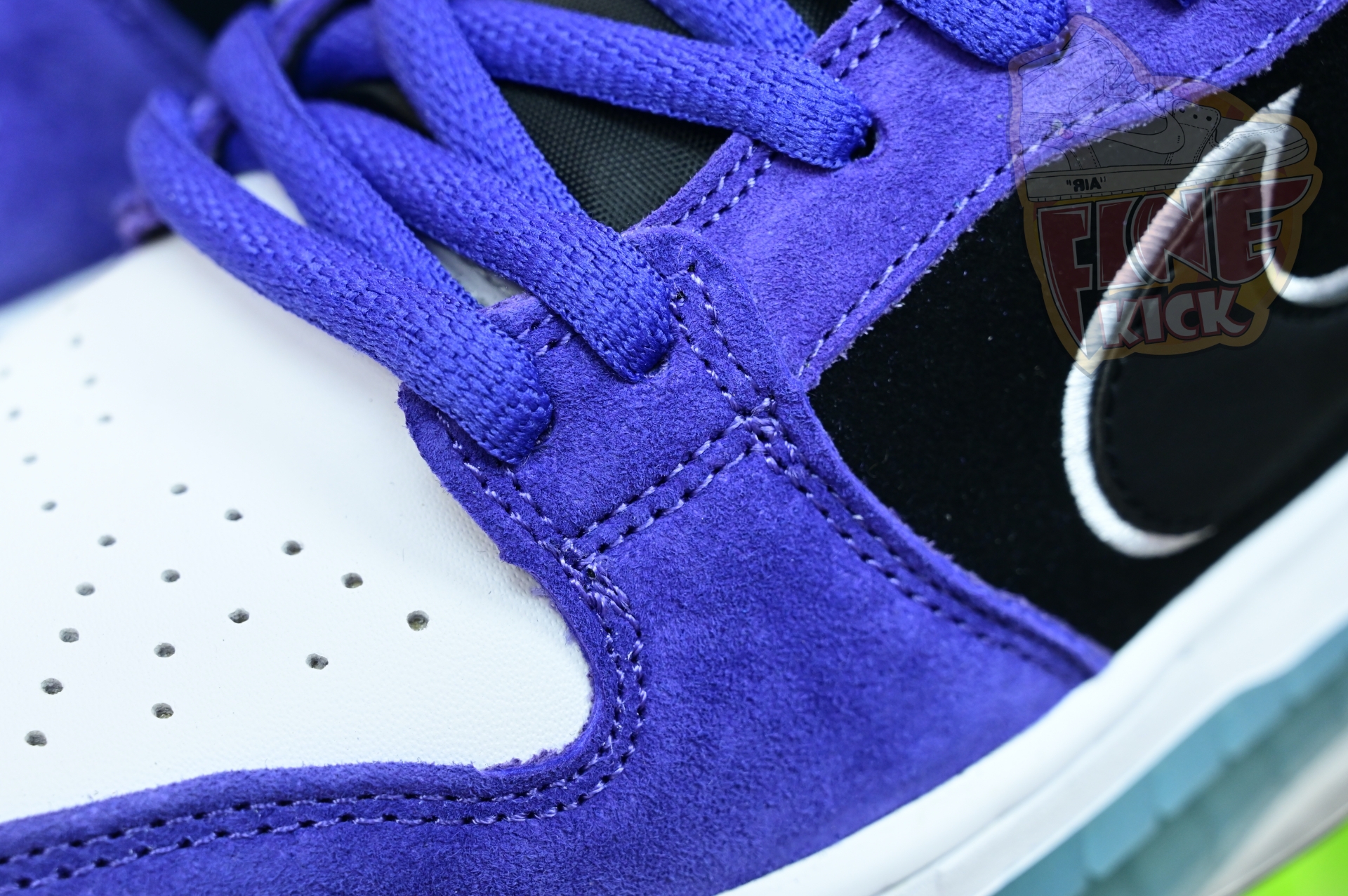 Hayley Wilson x Nike Dunk SB DUNK LOW PRO  HJ0513-500