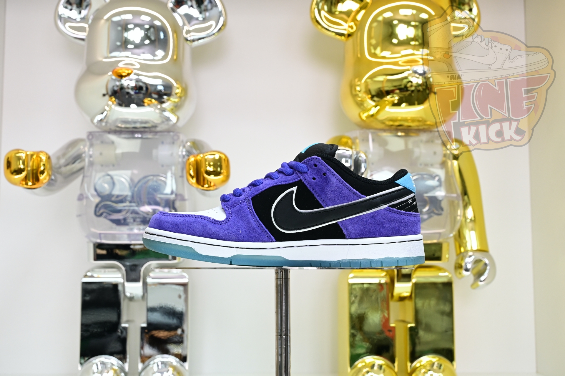 Hayley Wilson x Nike Dunk SB DUNK LOW PRO  HJ0513-500