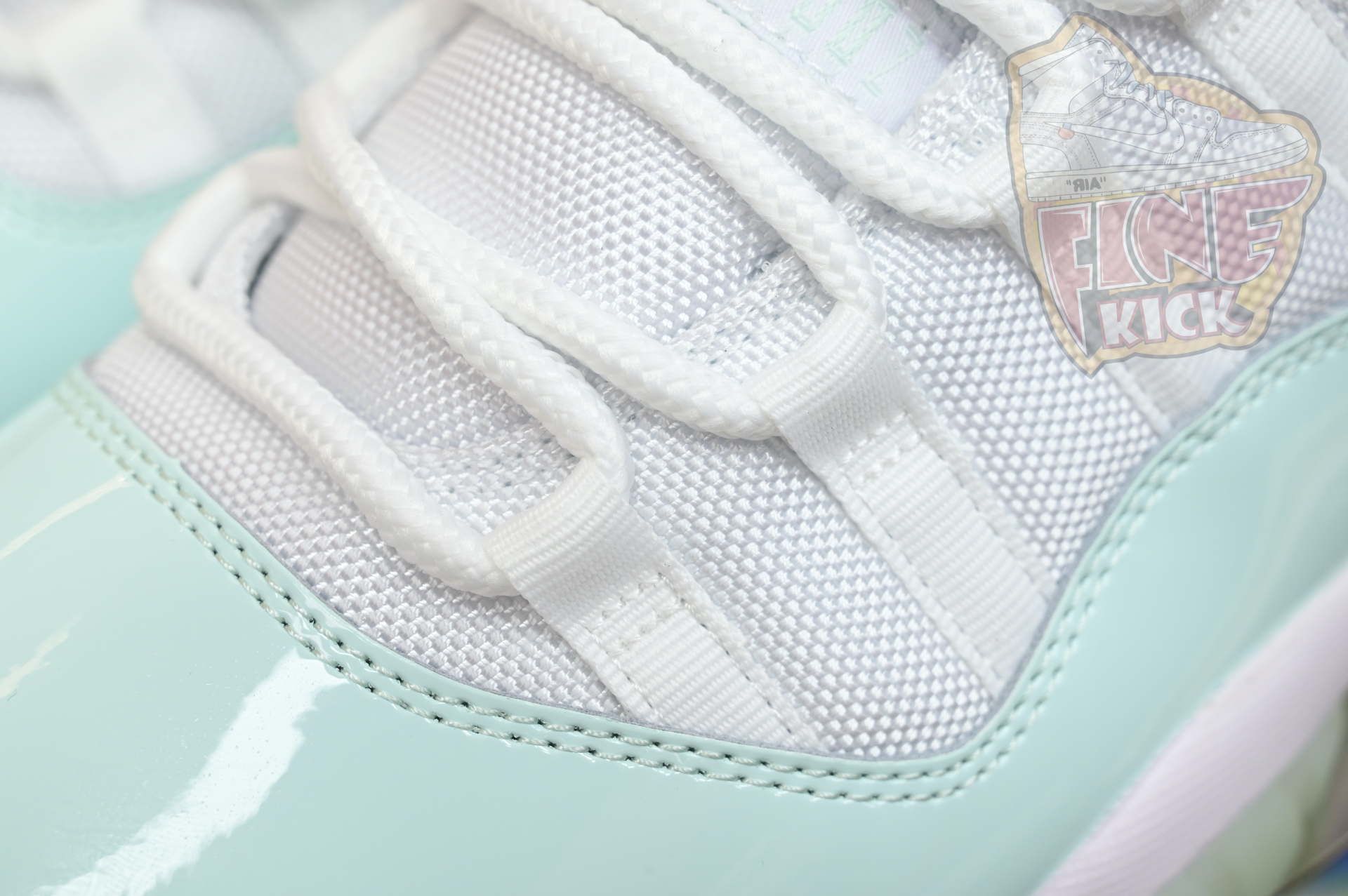 Air Jordan 11 LOW  AH7860-103