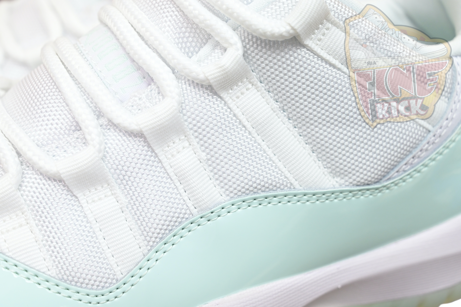 Air Jordan 11 LOW  AH7860-103