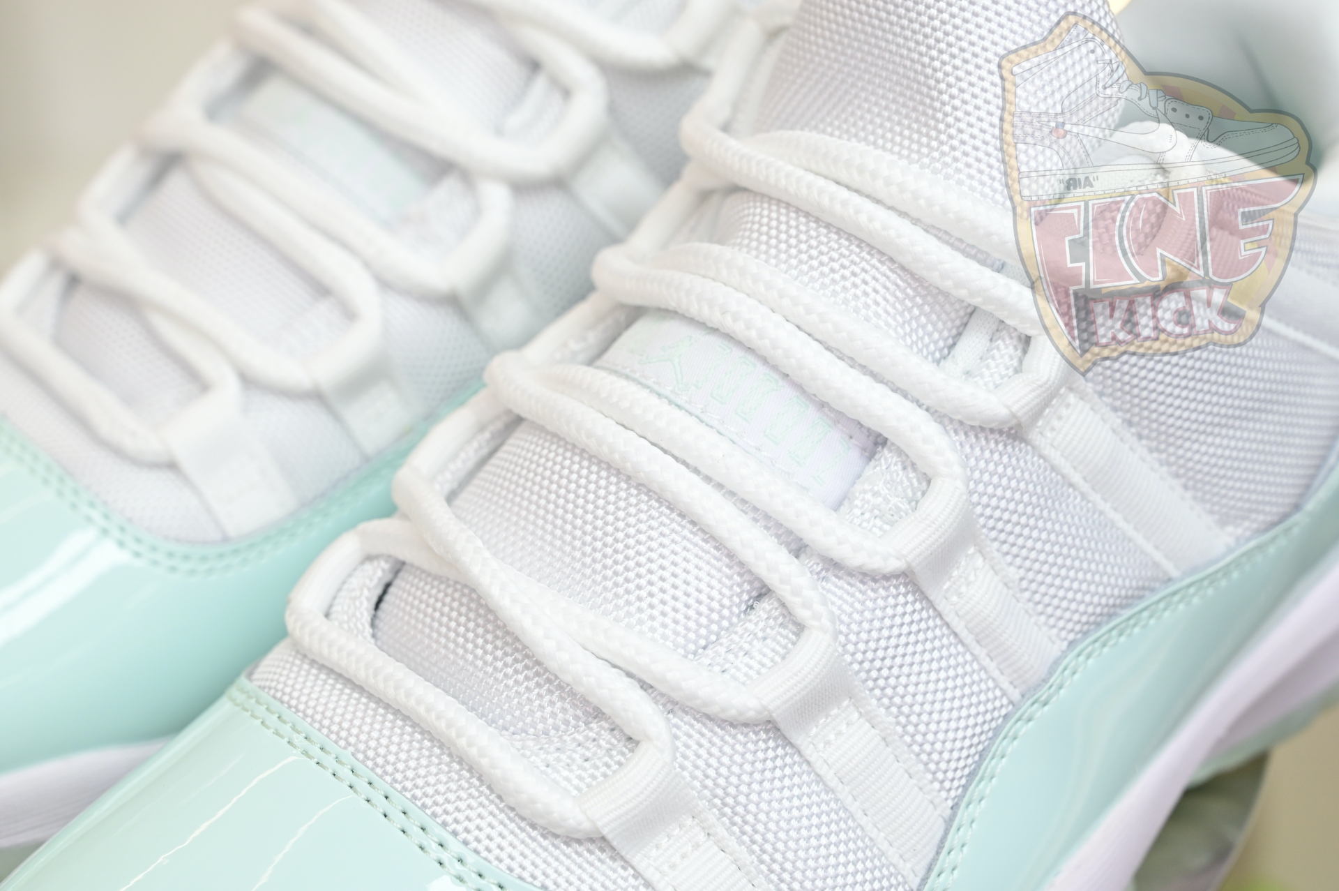 Air Jordan 11 LOW  AH7860-103