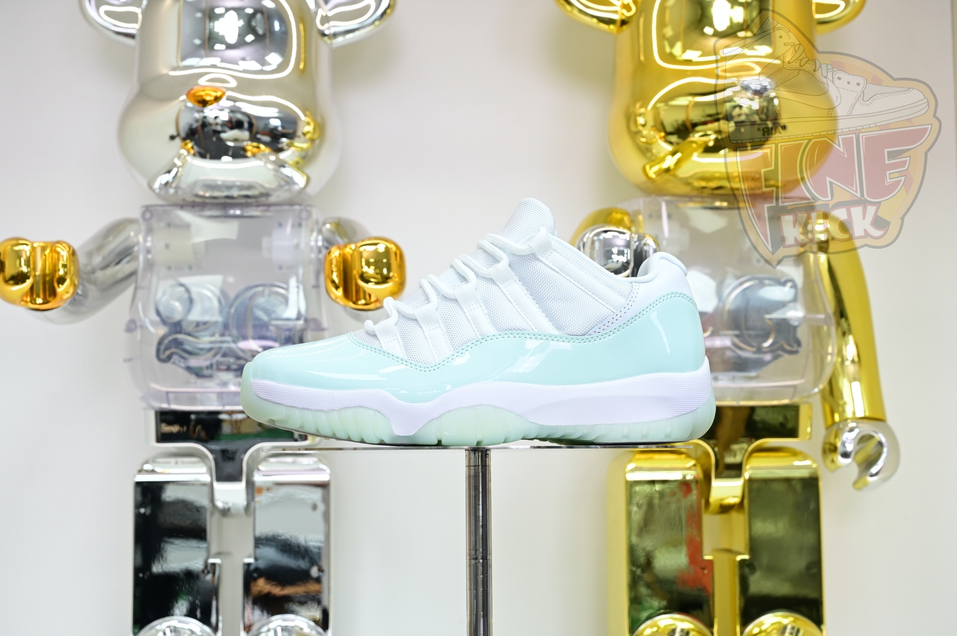 Air Jordan 11 LOW  AH7860-103