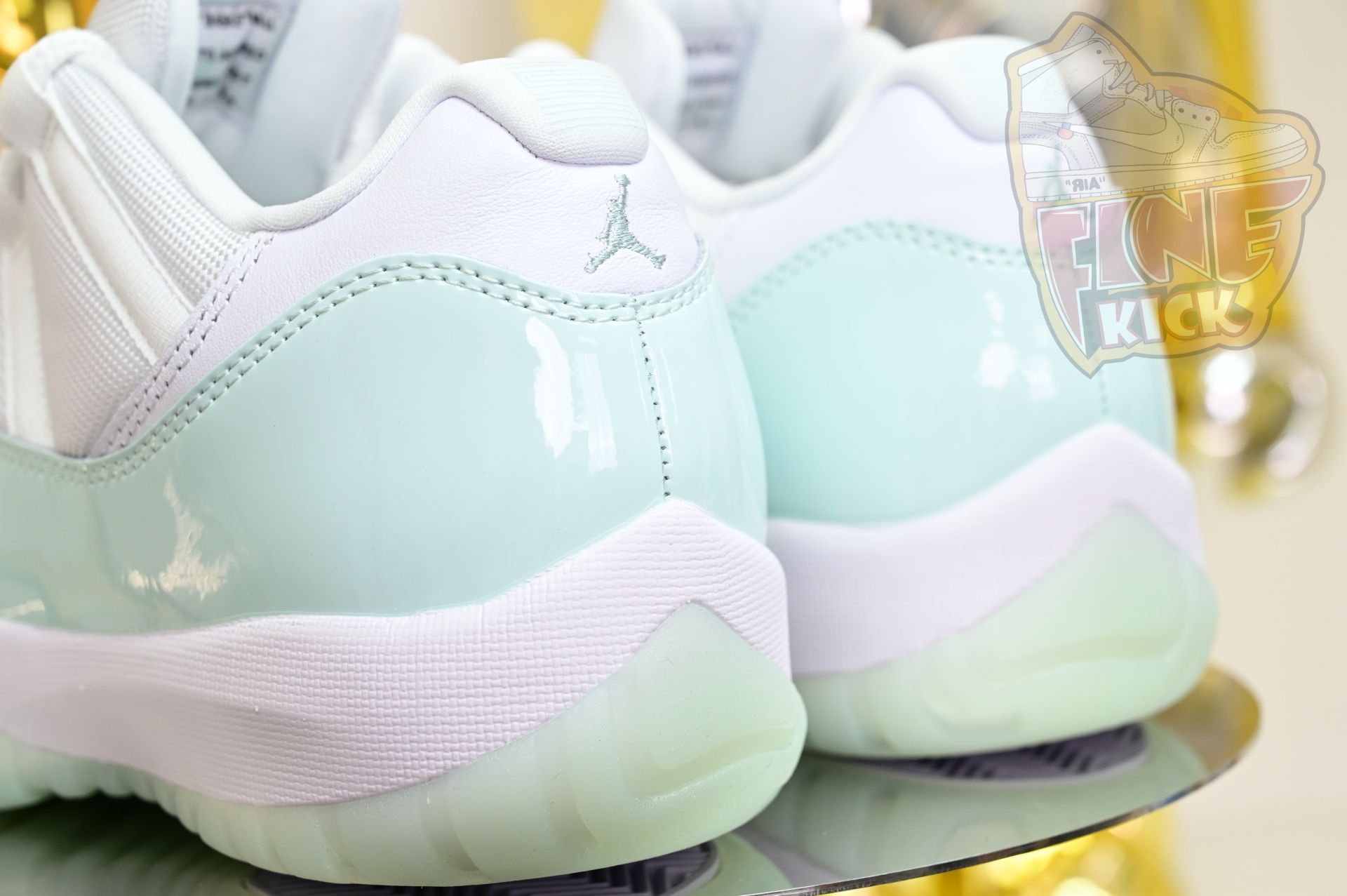 Air Jordan 11 LOW  AH7860-103