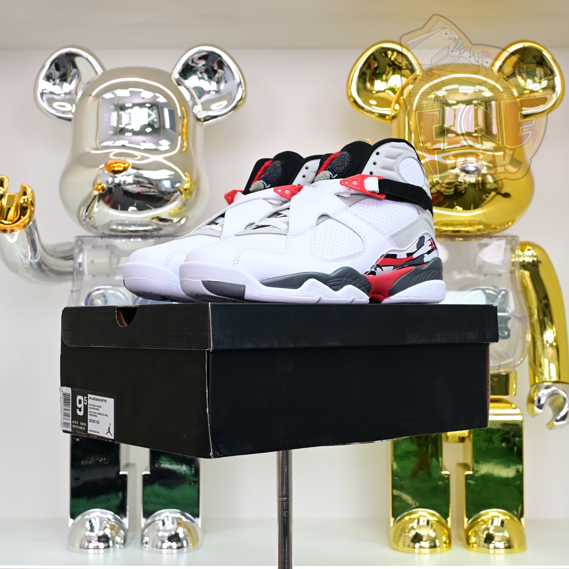 Air Jordan 8 Retro Bugs Bunny  305381-103