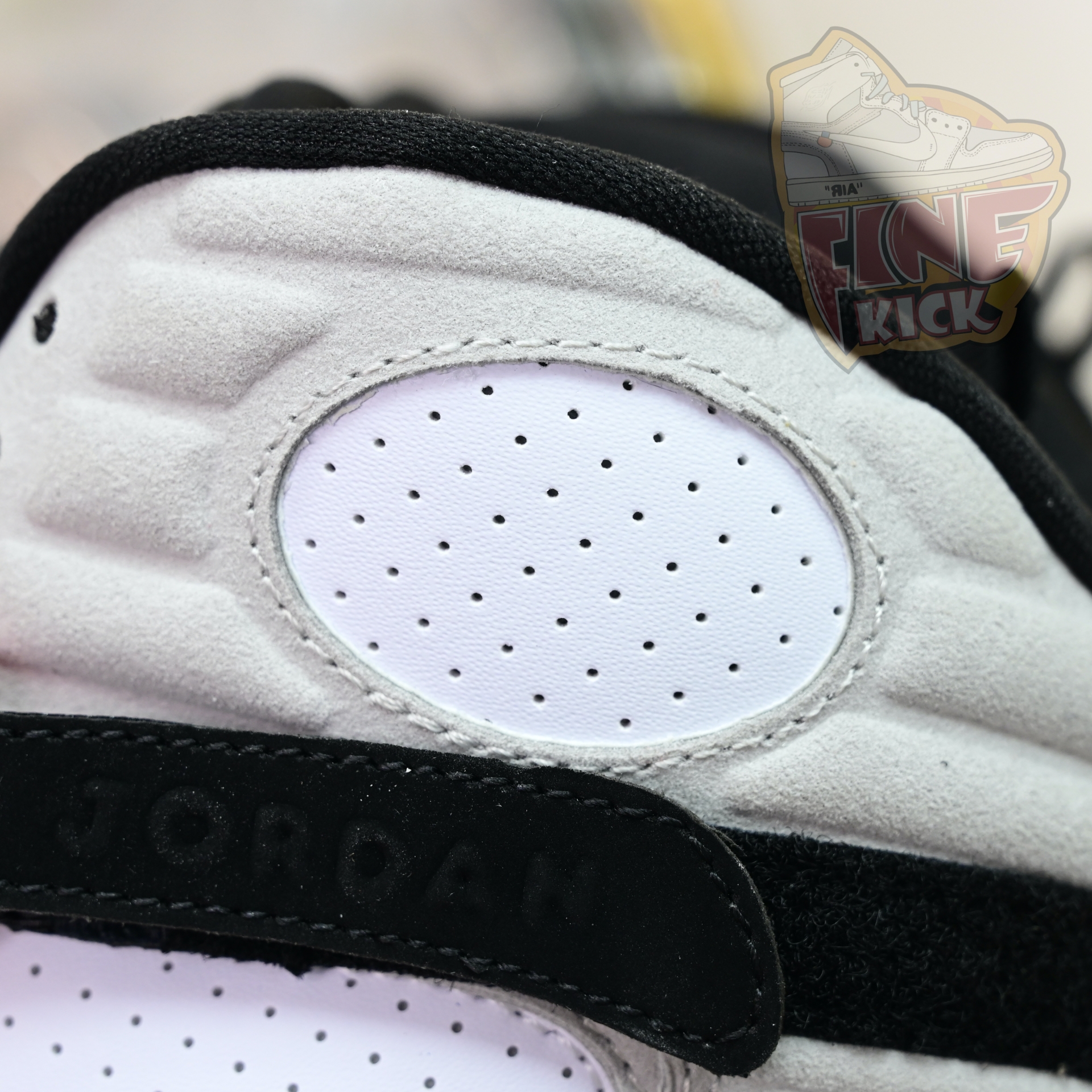 Air Jordan 8 Retro Bugs Bunny  305381-103